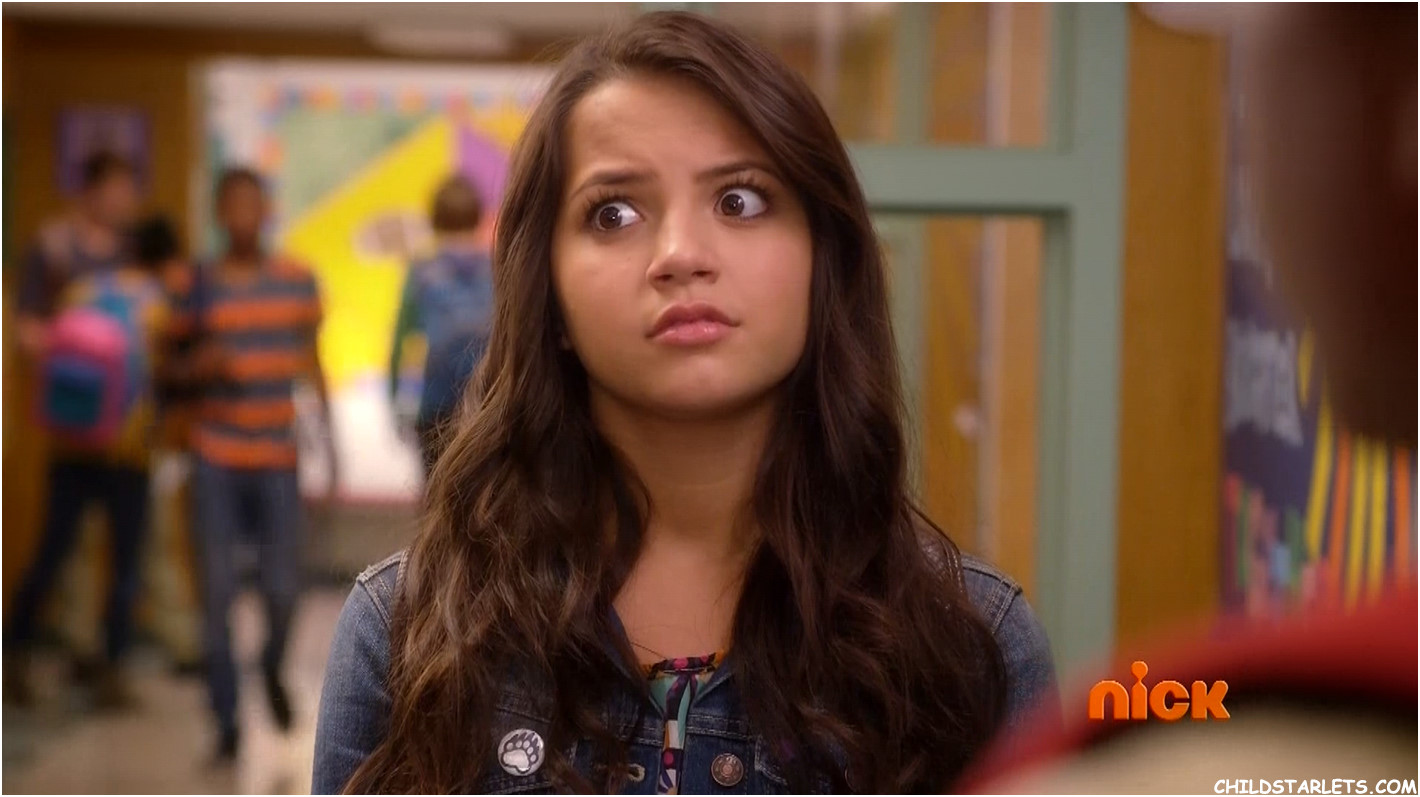 Isabela Moner Face Wallpapers