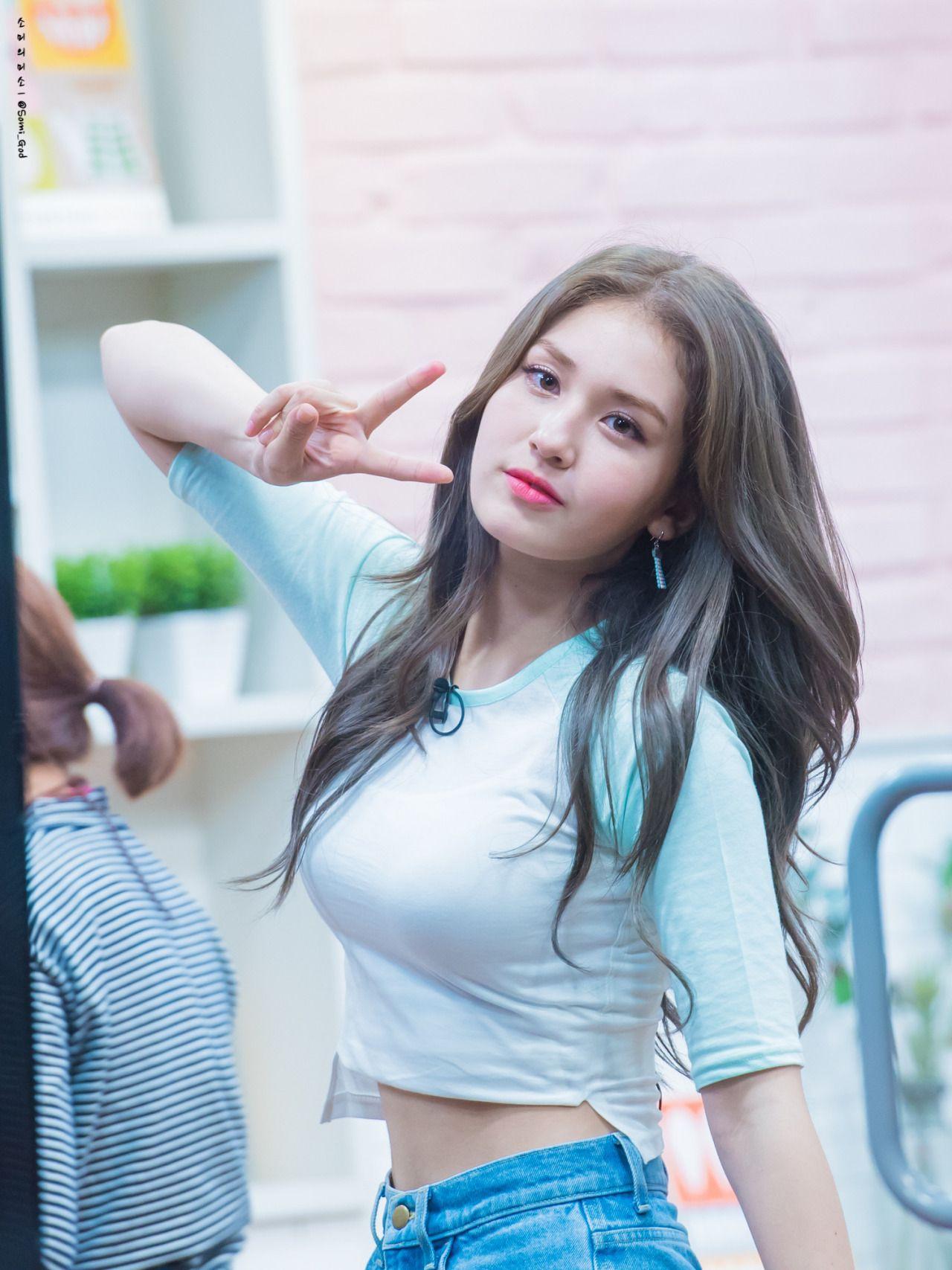 Jeon Somi Wallpapers