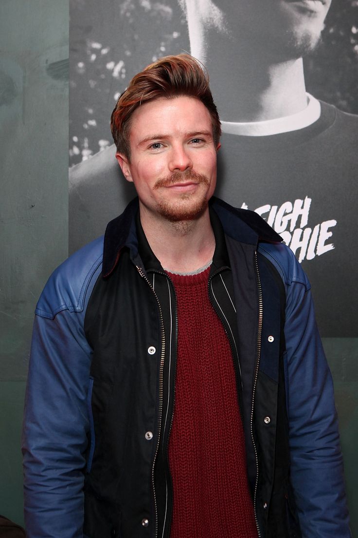 Joe Dempsie Wallpapers