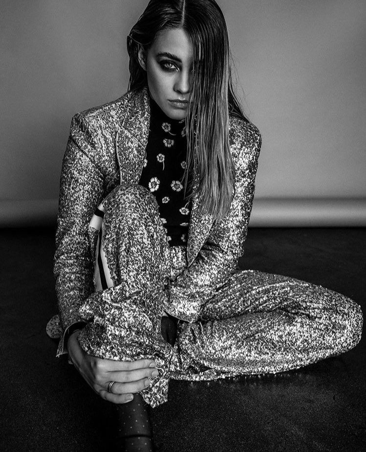 Josephine Langford Monochrome Face Wallpapers