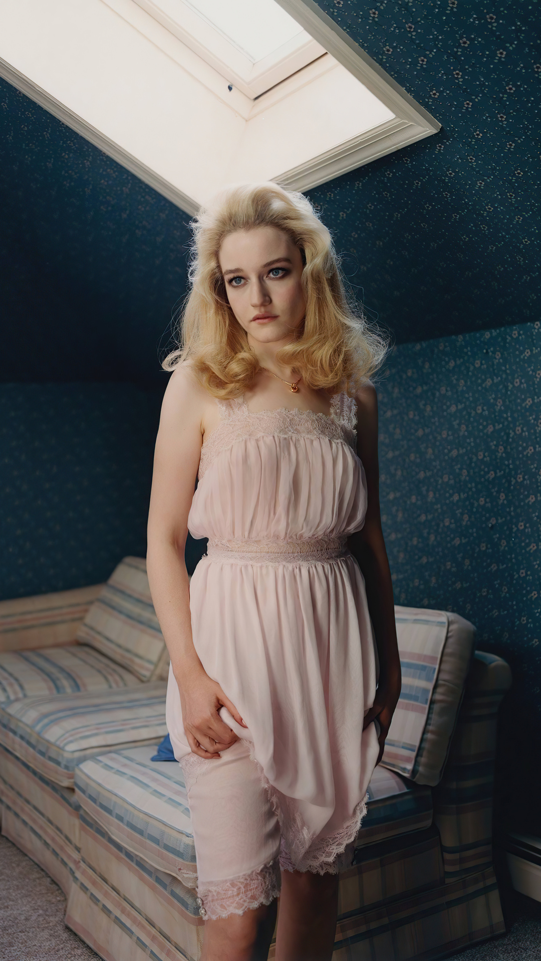 Julia Garner Wallpapers