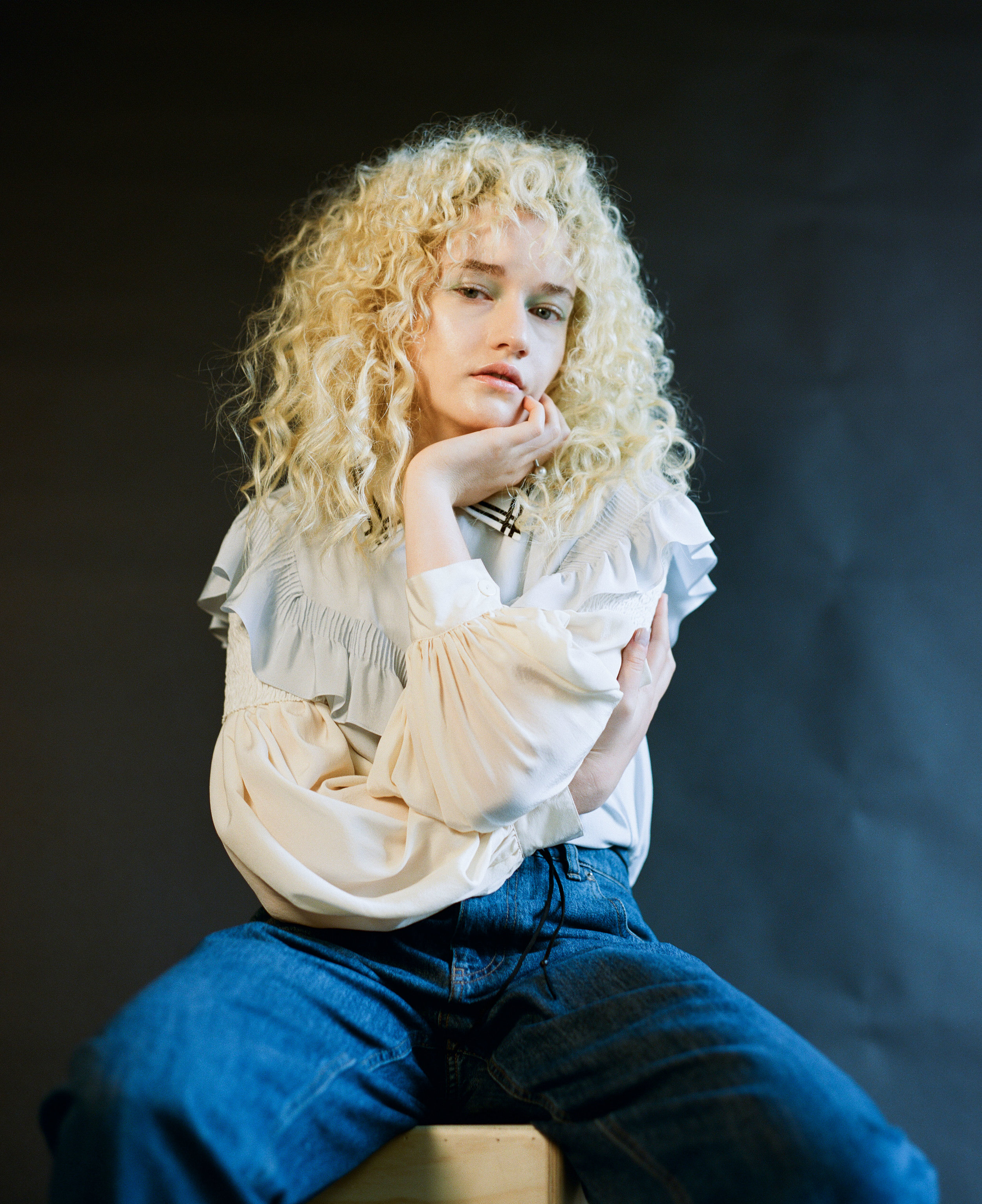 Julia Garner Wallpapers