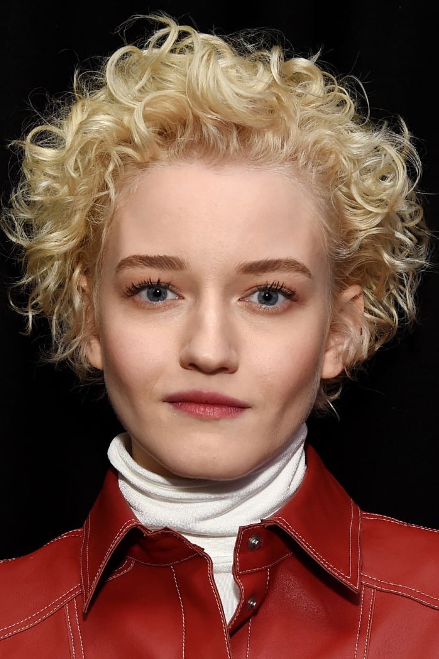 Julia Garner Wallpapers