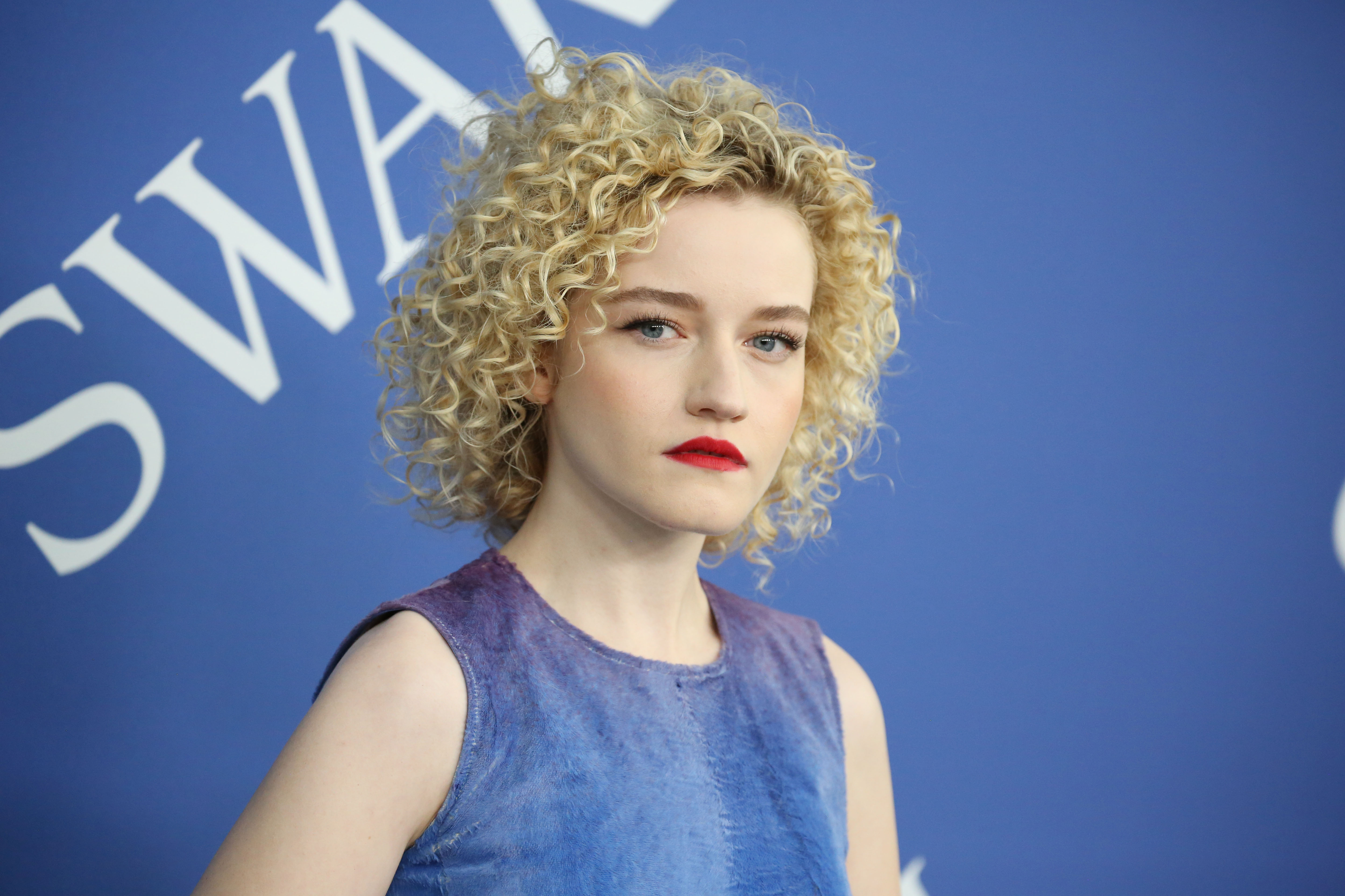 Julia Garner Wallpapers