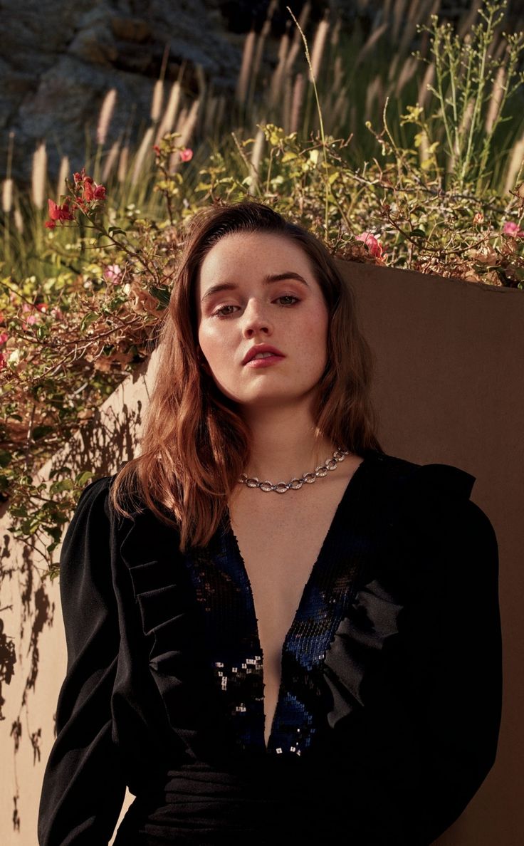 Kaitlyn Dever Actress 2021 Wallpapers