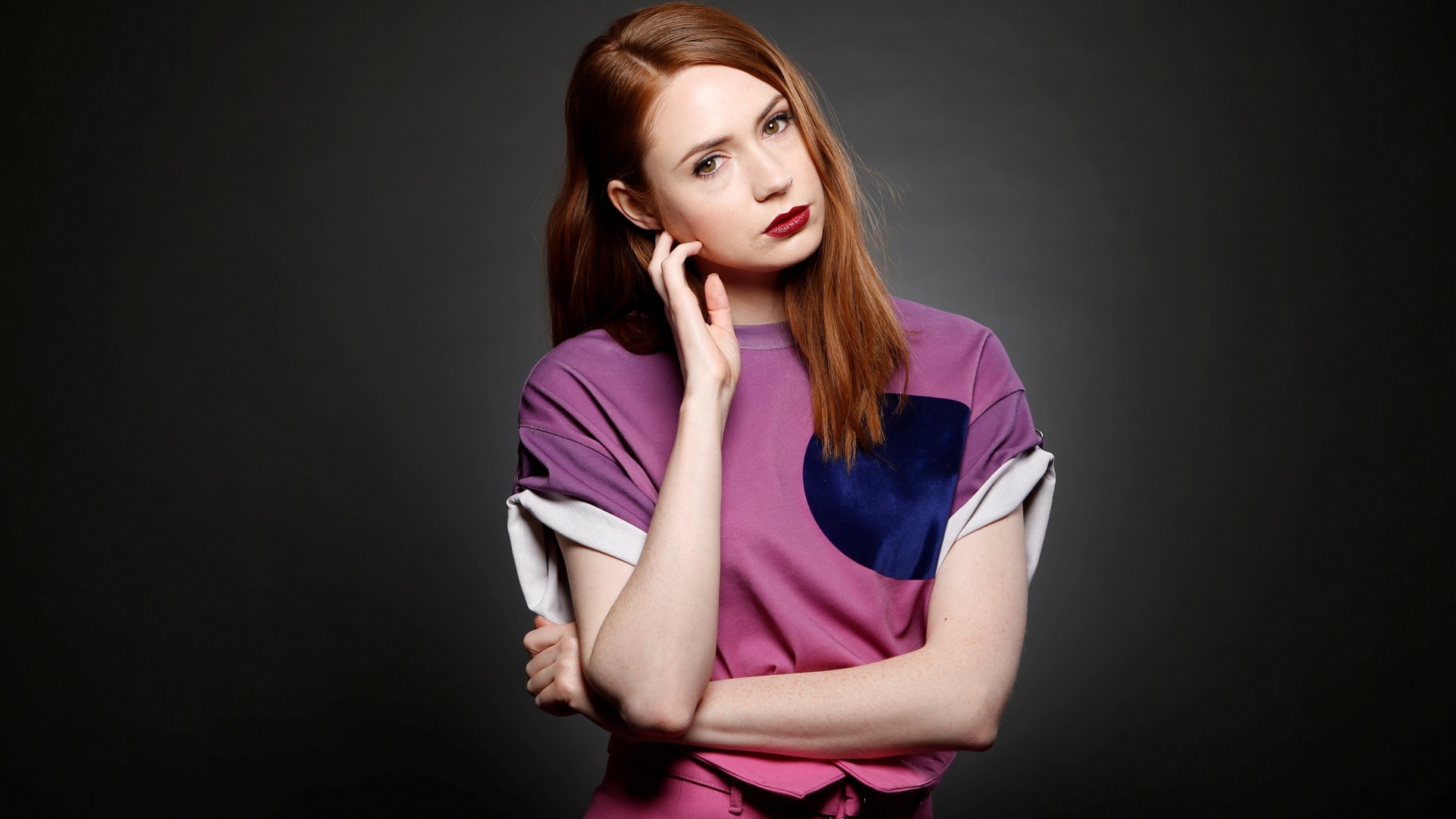 Karen Gillan Bustle Wallpapers