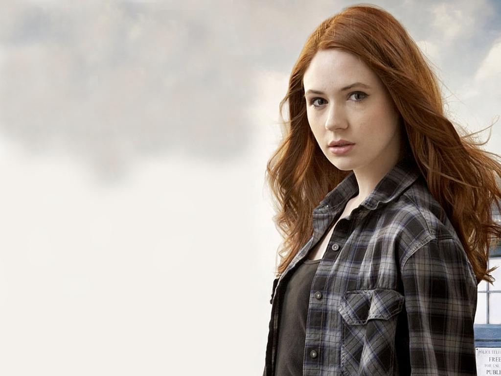 Karen Gillan Bustle Wallpapers