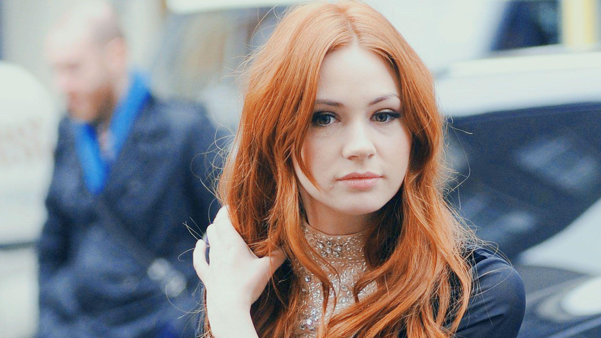 Karen Gillan Bustle Wallpapers