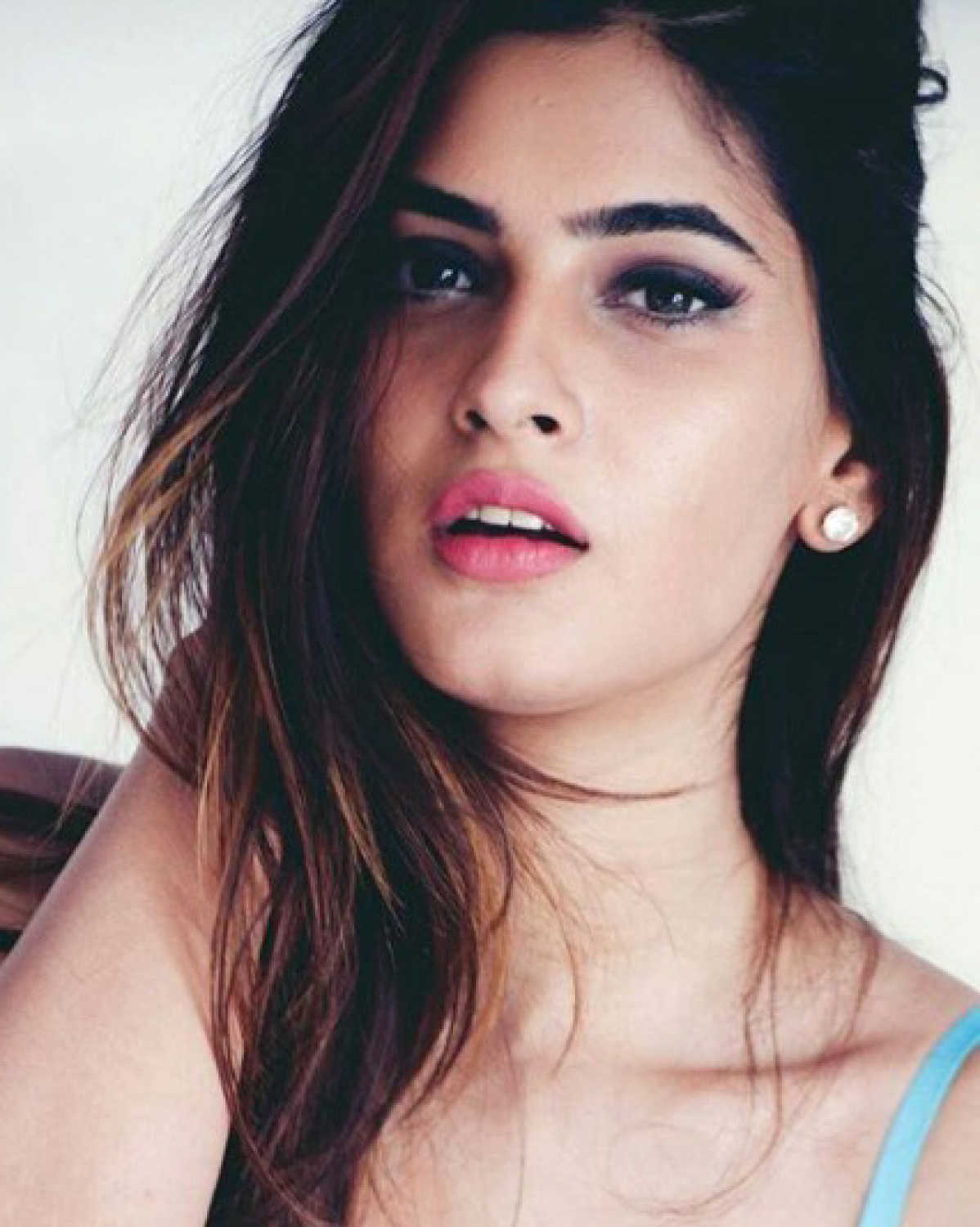 Karishma Sharma Wallpapers