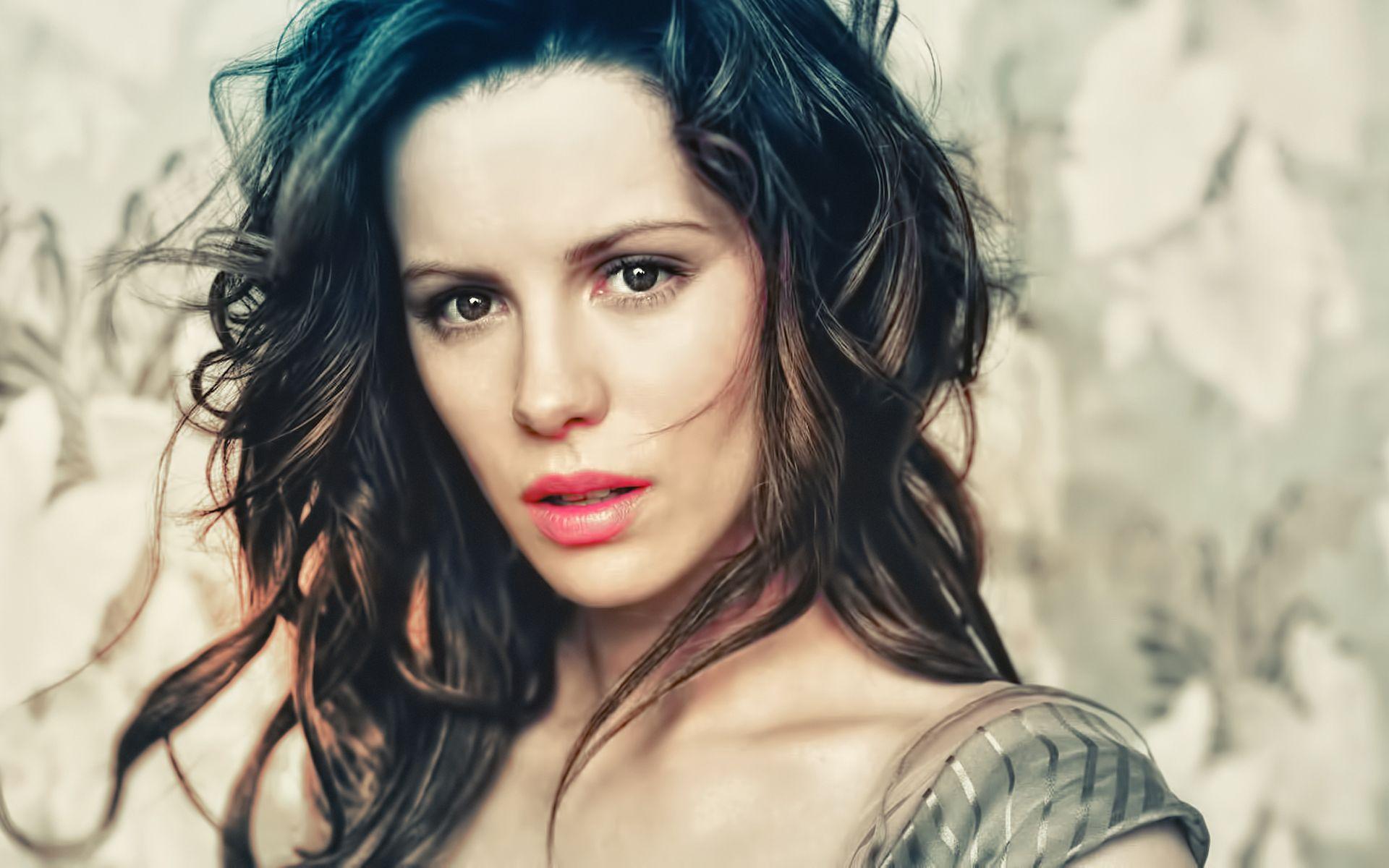Kate Beckinsale Thinking Images Wallpapers