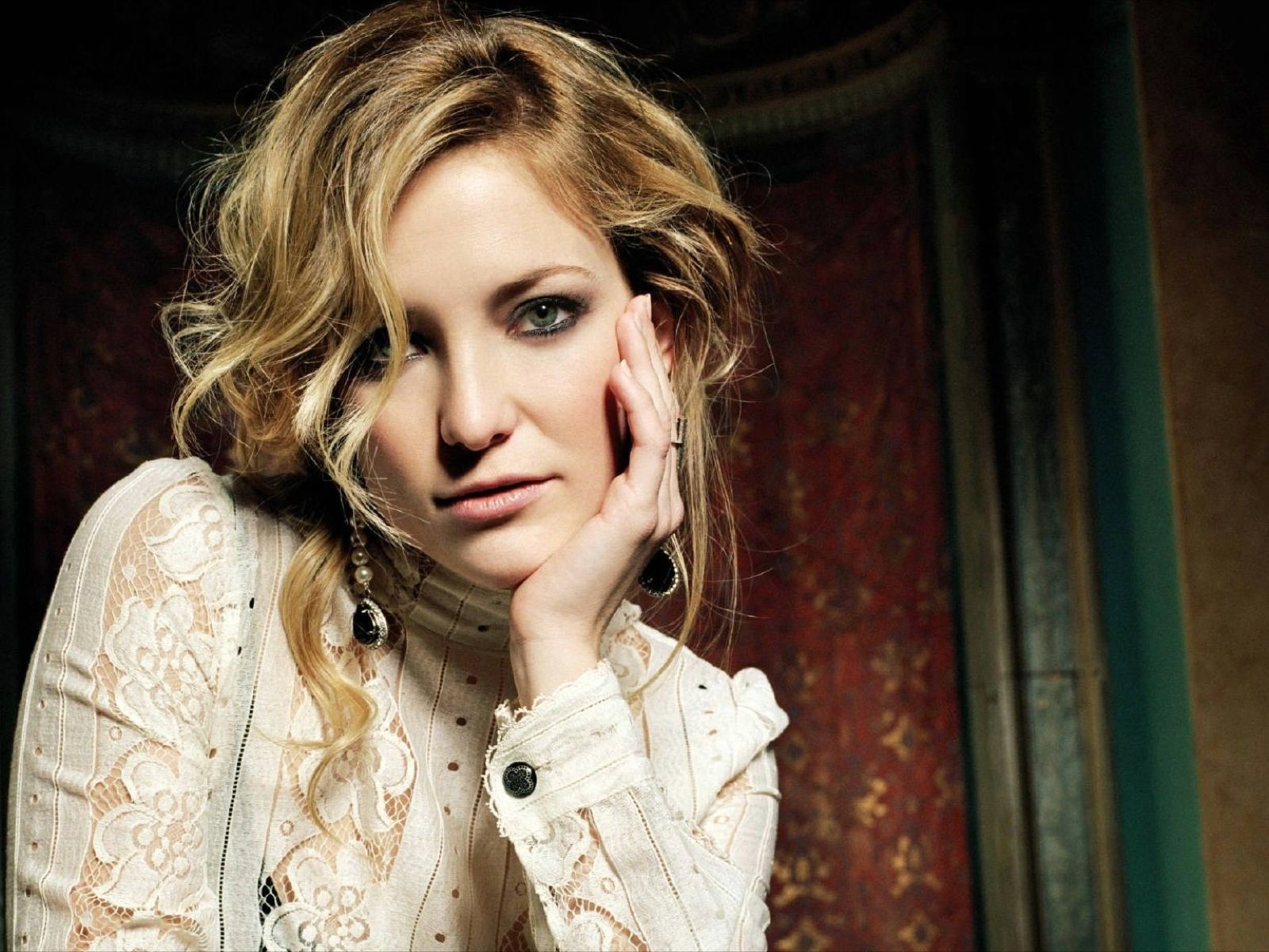 Kate Hudson New Images Wallpapers