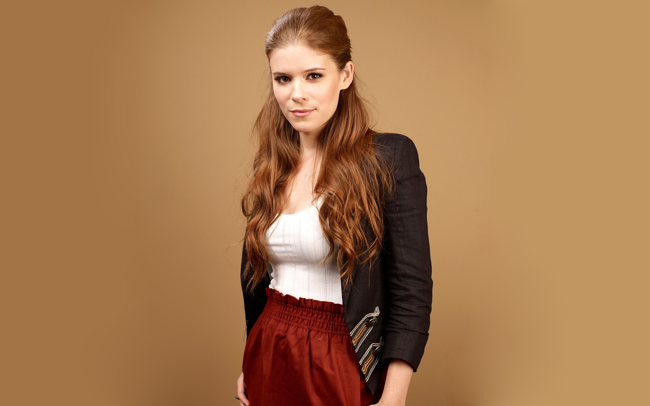 Kate Mara Smile Images Wallpapers