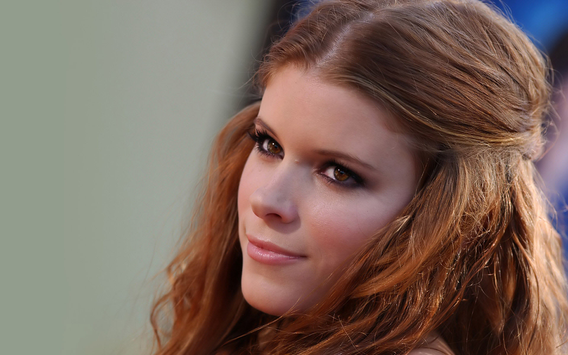 Kate Mara Smile Images Wallpapers