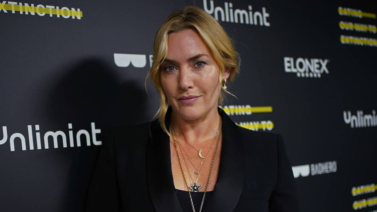 Kate Winslet Jacket Images Wallpapers