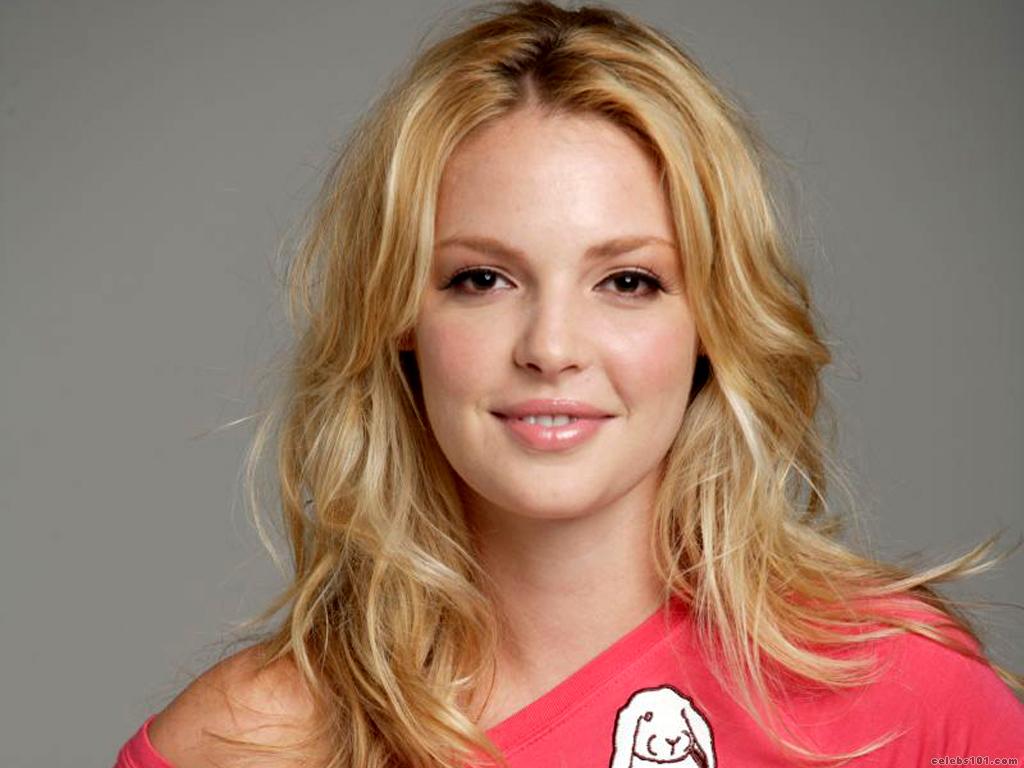 Katherine Heigl Smile With Red Hart Wallpapers