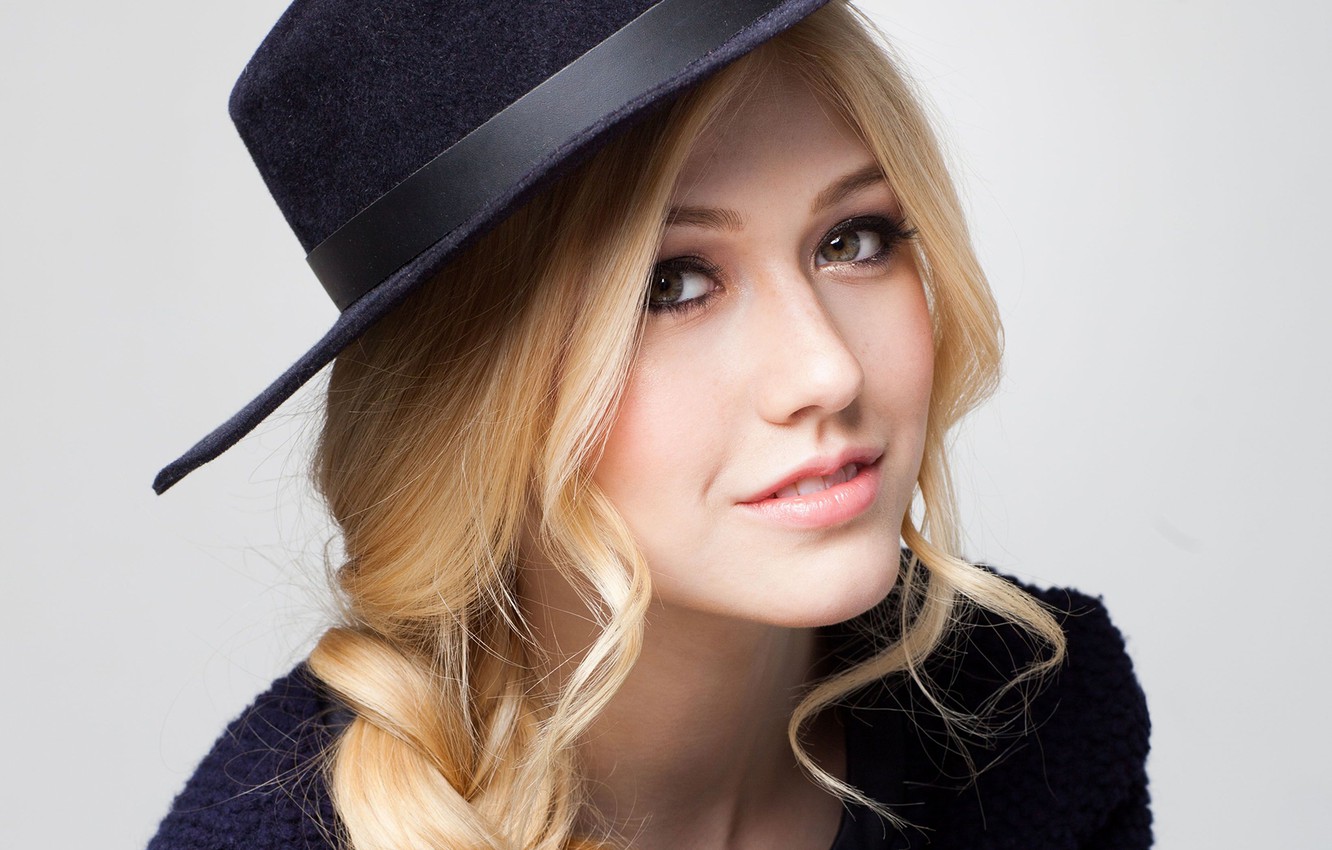 Katherine McNamara Face Wallpapers