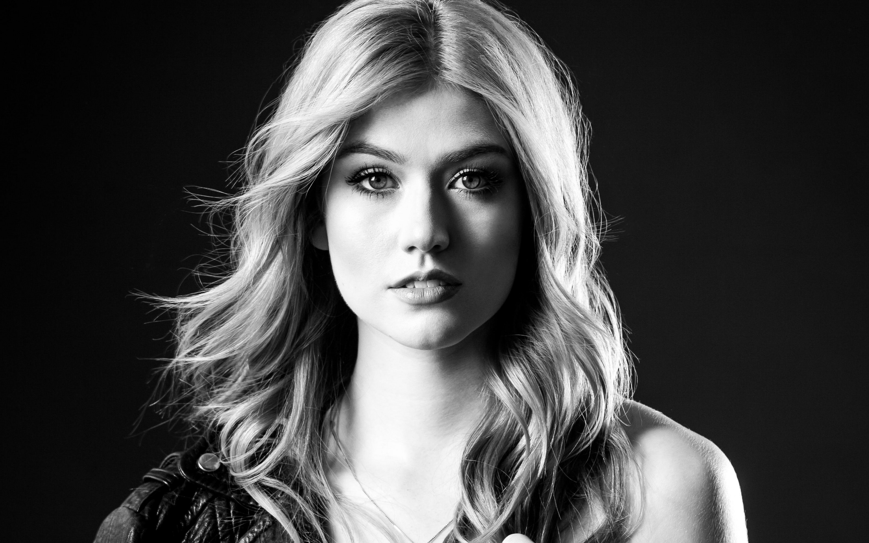 Katherine McNamara Face Wallpapers