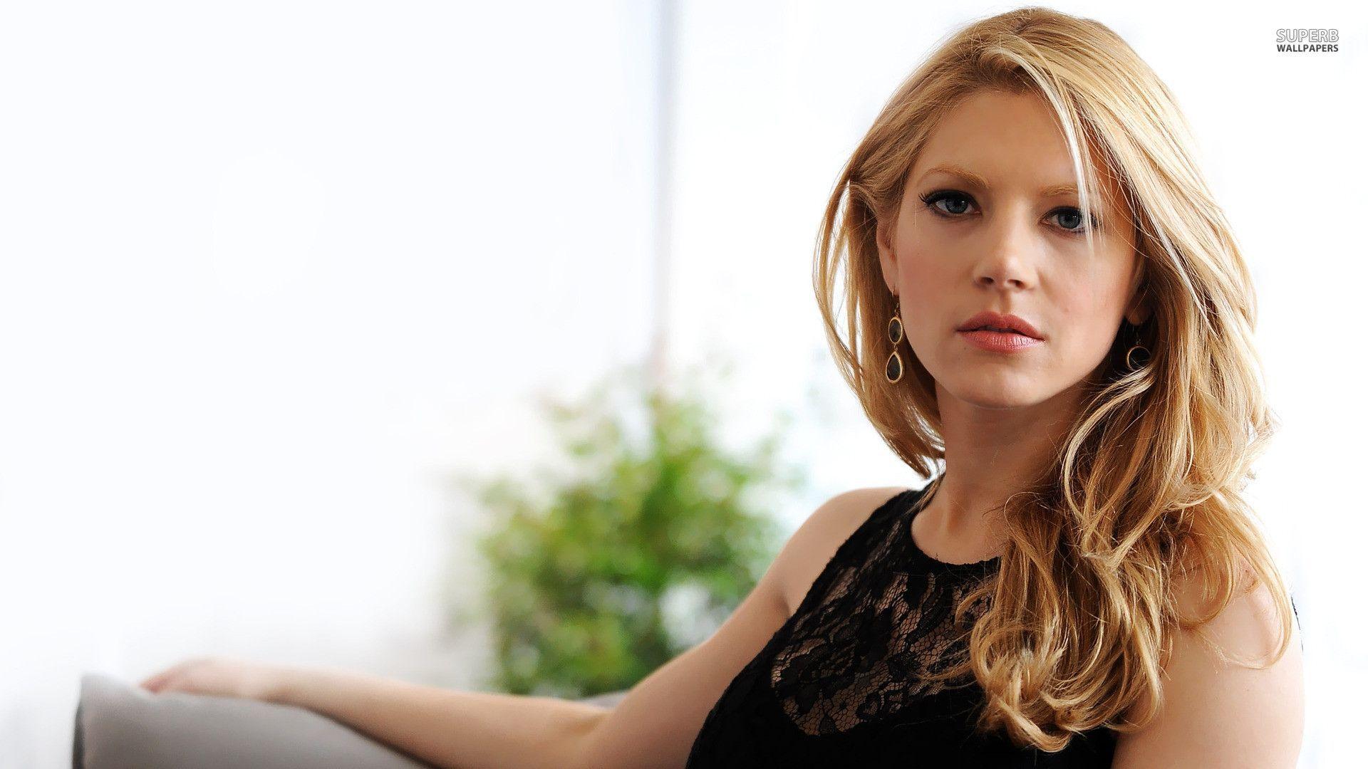 Katheryn Winnick Beautiful HD Wallpapers