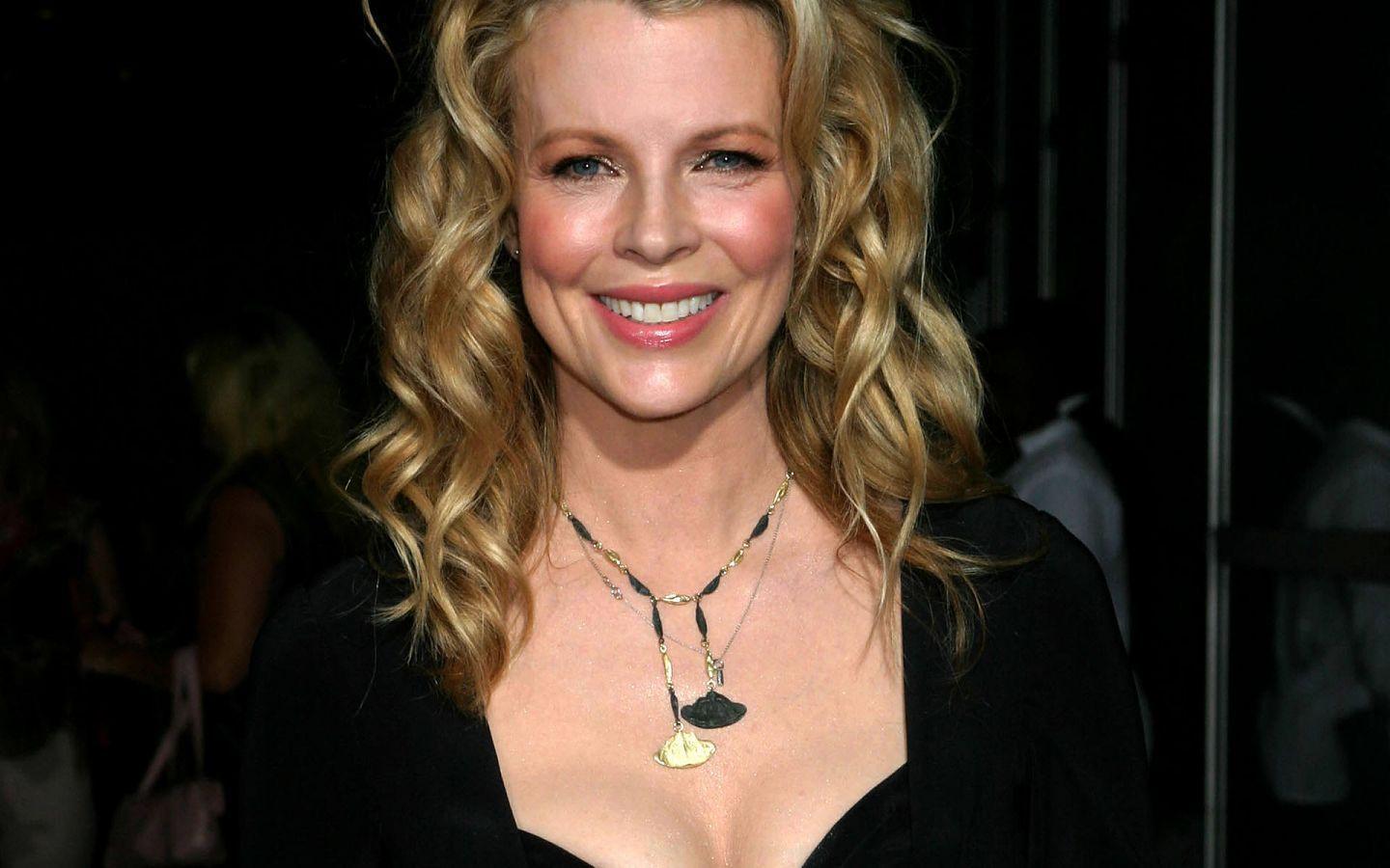 Kim Basinger Wallpapers