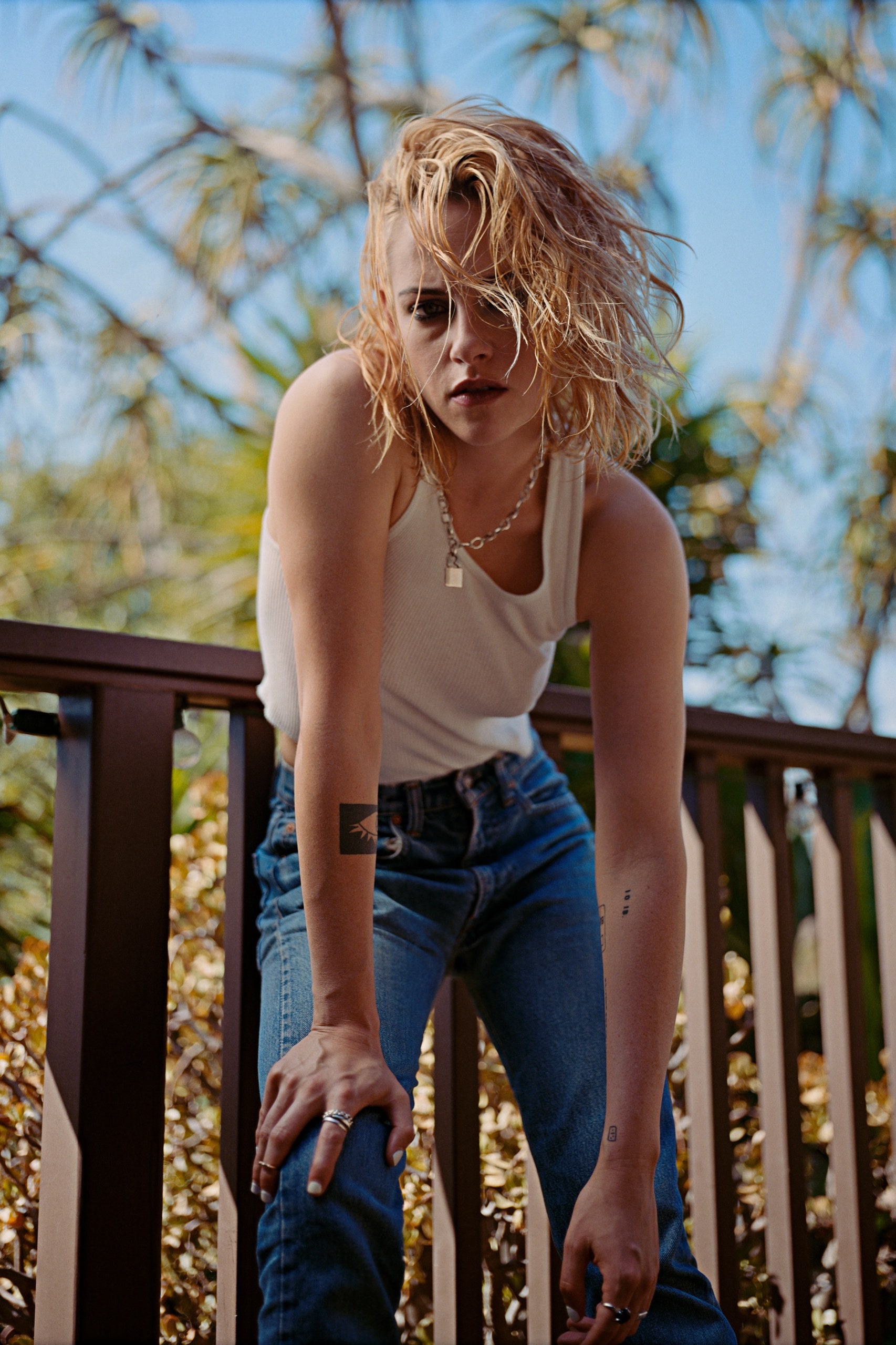 Kristen Stewart in White Outdoor Wallpapers