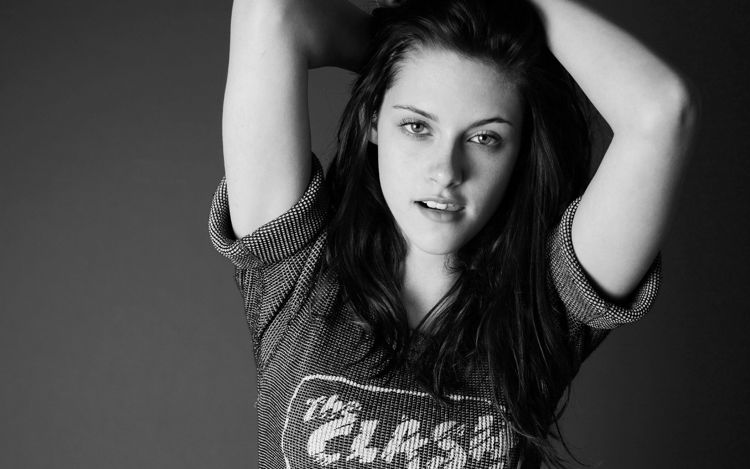 Kristen Stewart V Black and White Wallpapers