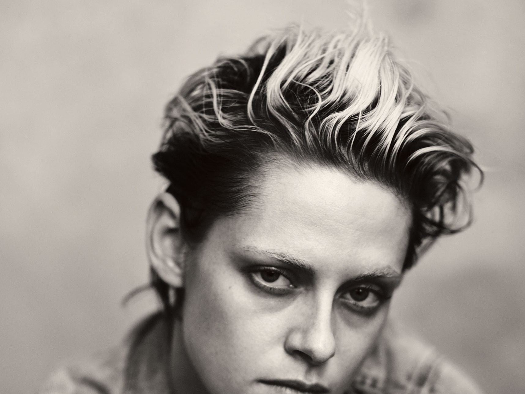 Kristen Stewart V Black and White Wallpapers