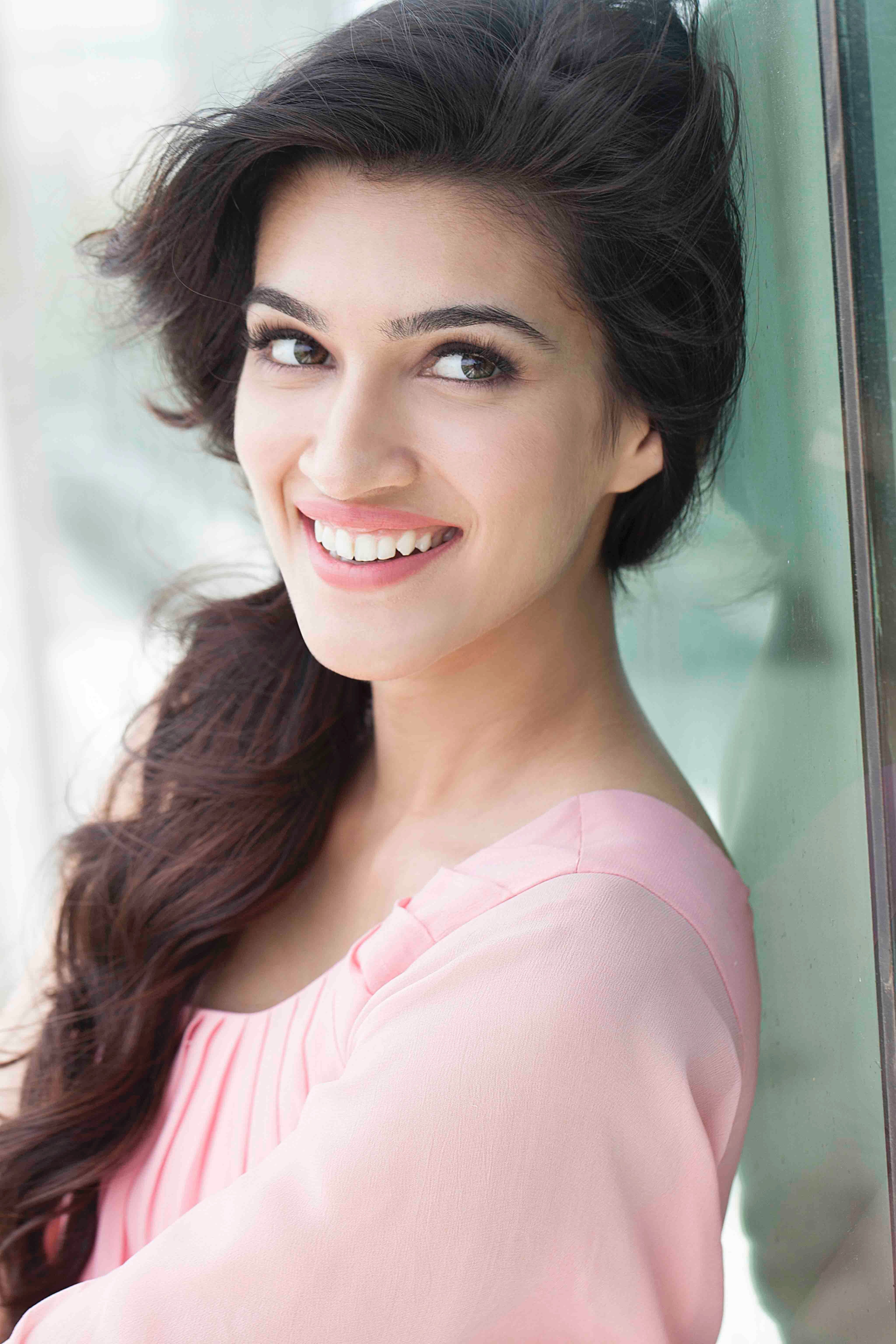 Kriti Sanon Wallpapers