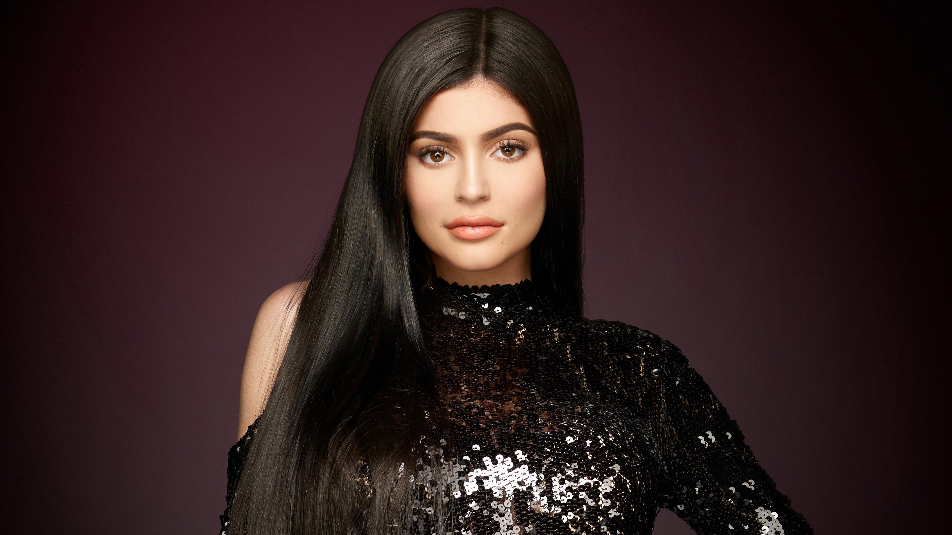 Kylie Jenner ELLE Canada Wallpapers