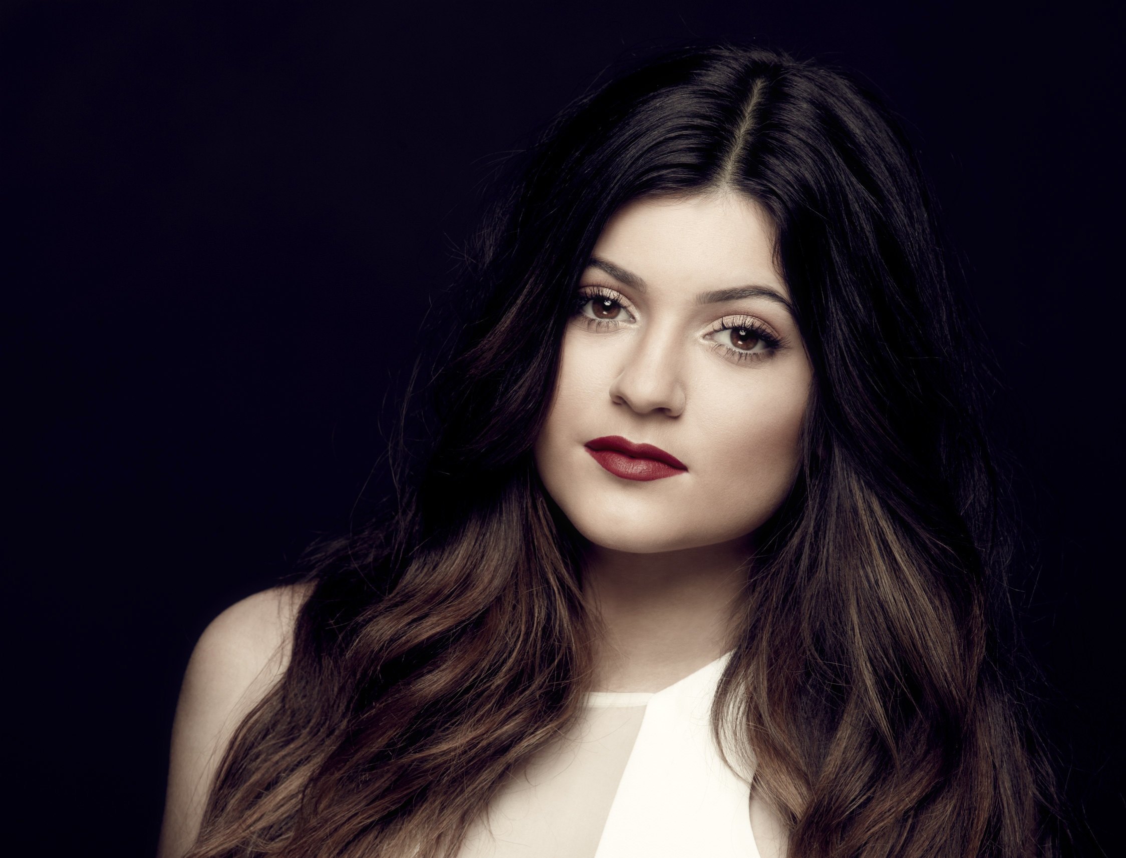 Kylie Jenner Long Hair Wallpapers