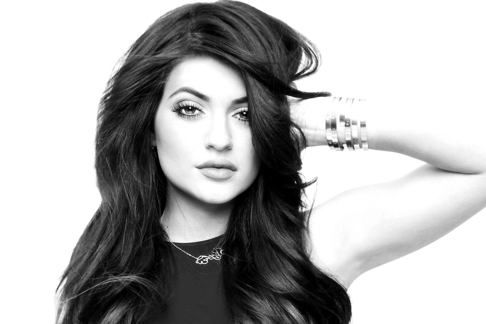 Kylie Jenner Long Hair Wallpapers