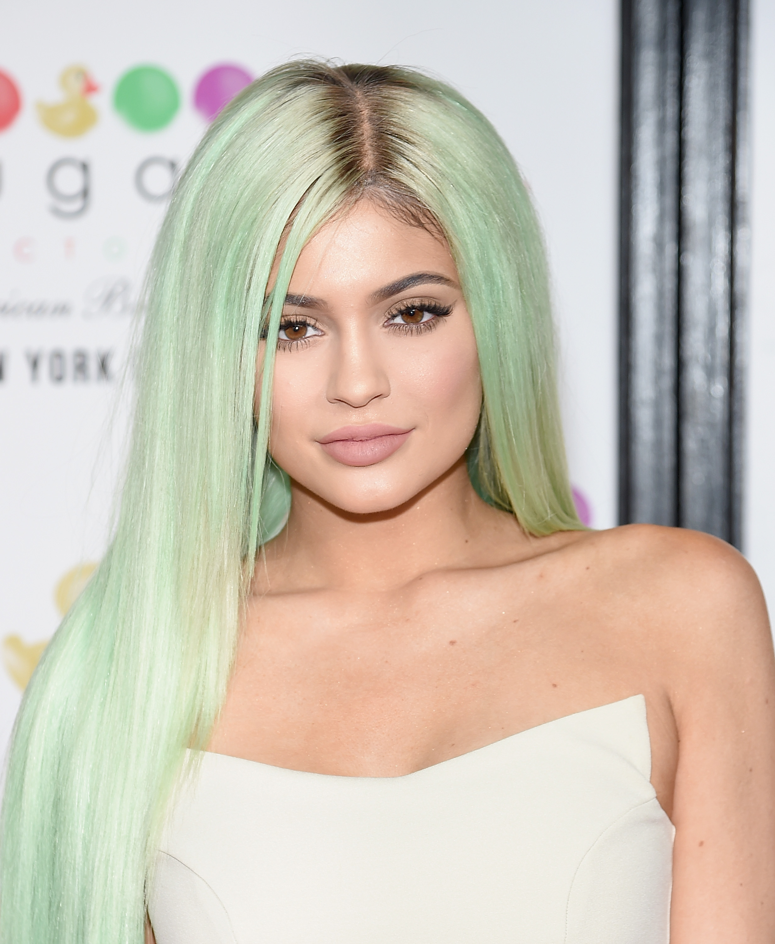 Kylie Jenner Long Hair Wallpapers