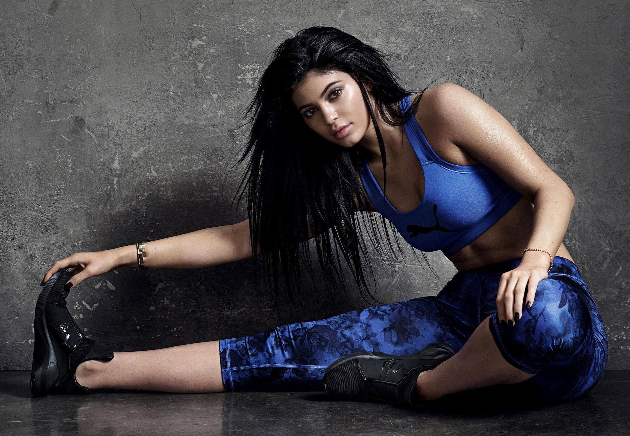 Kylie Jenner Quay Photoshoot Wallpapers