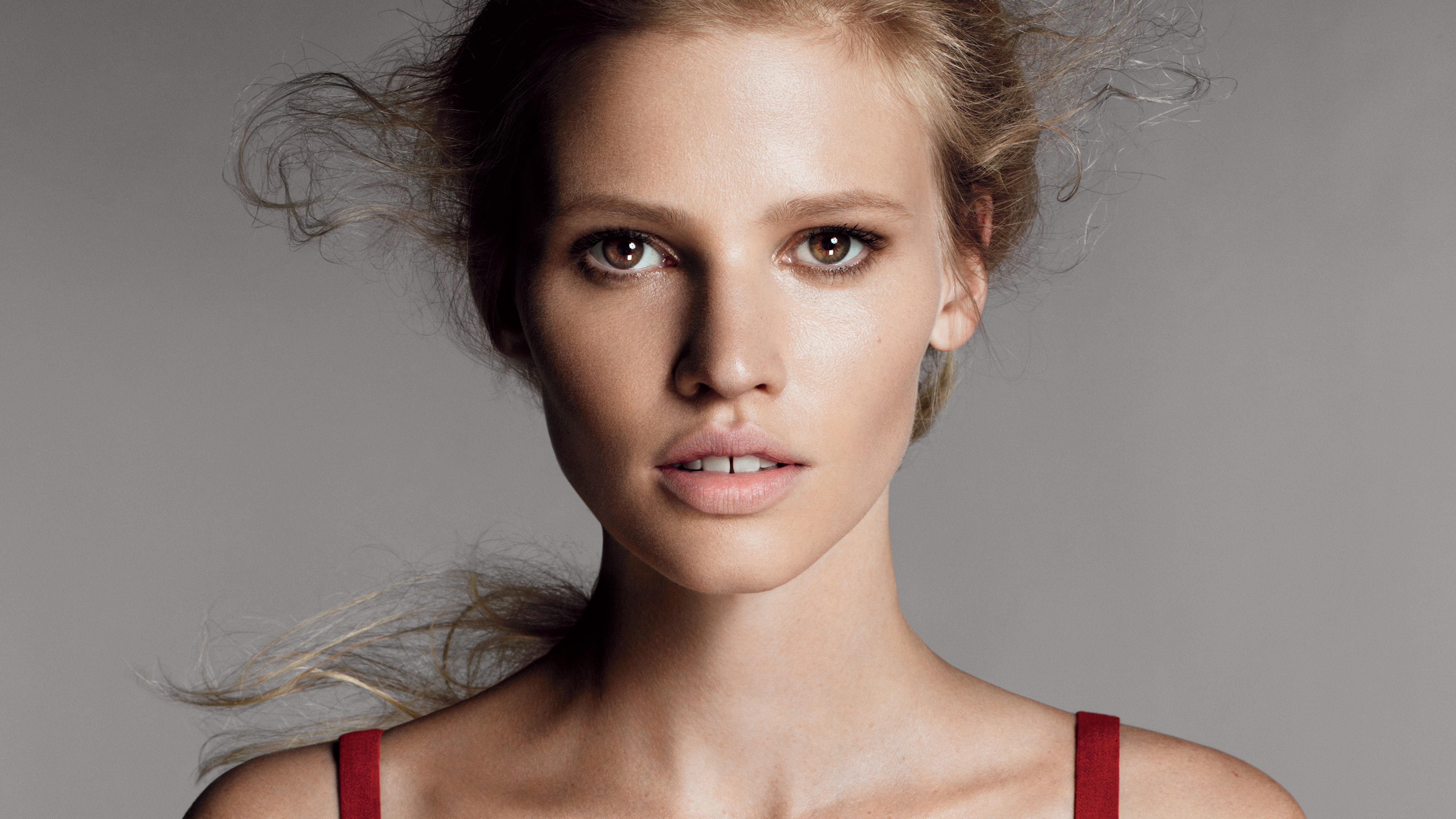 Lara Stone Wallpapers