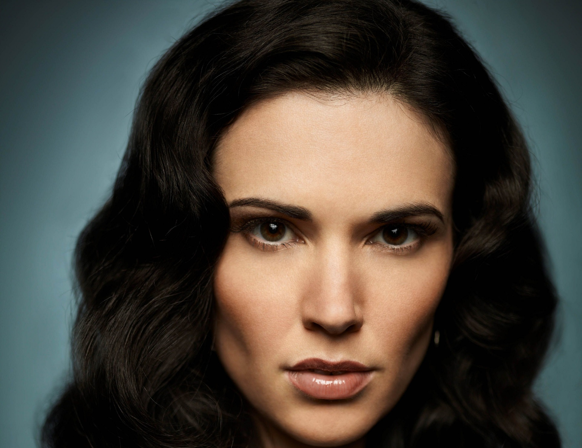 Laura Mennell Wallpapers