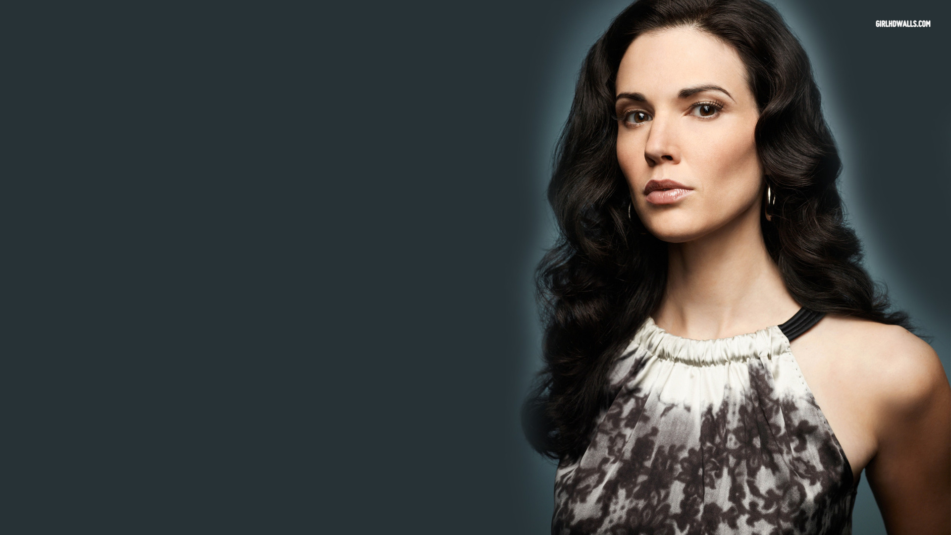 Laura Mennell Wallpapers