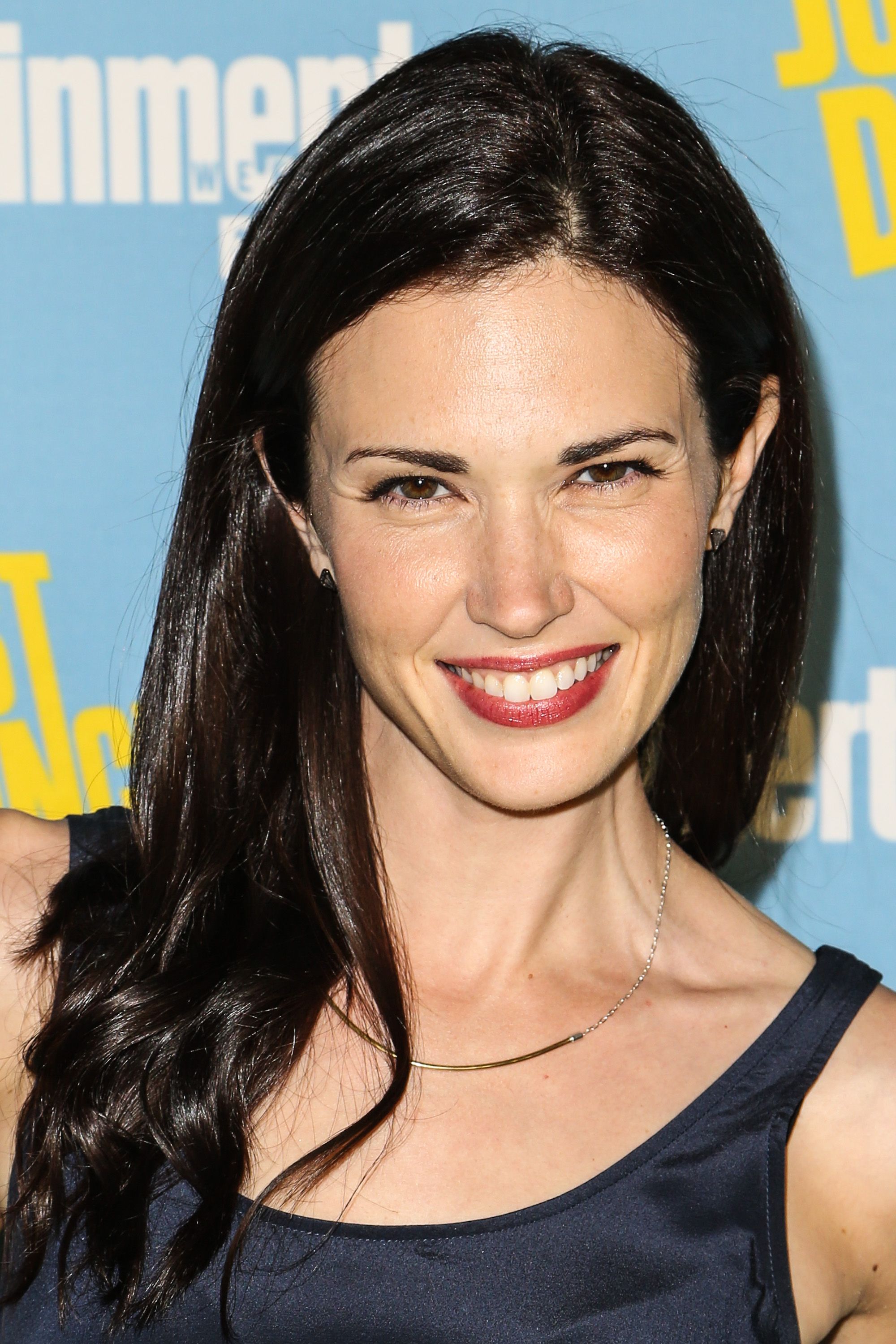 Laura Mennell Wallpapers