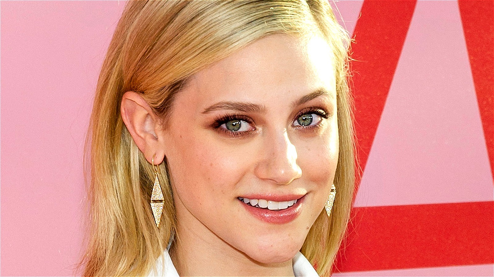 Lili Reinhart In Black Wallpapers