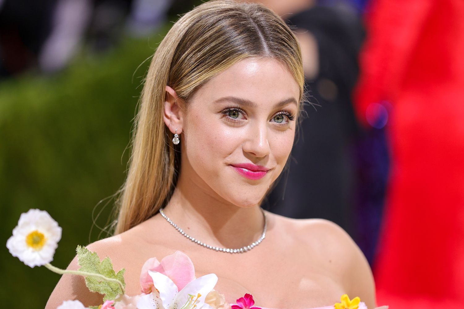 Lili Reinhart New Actress 2021 Wallpapers