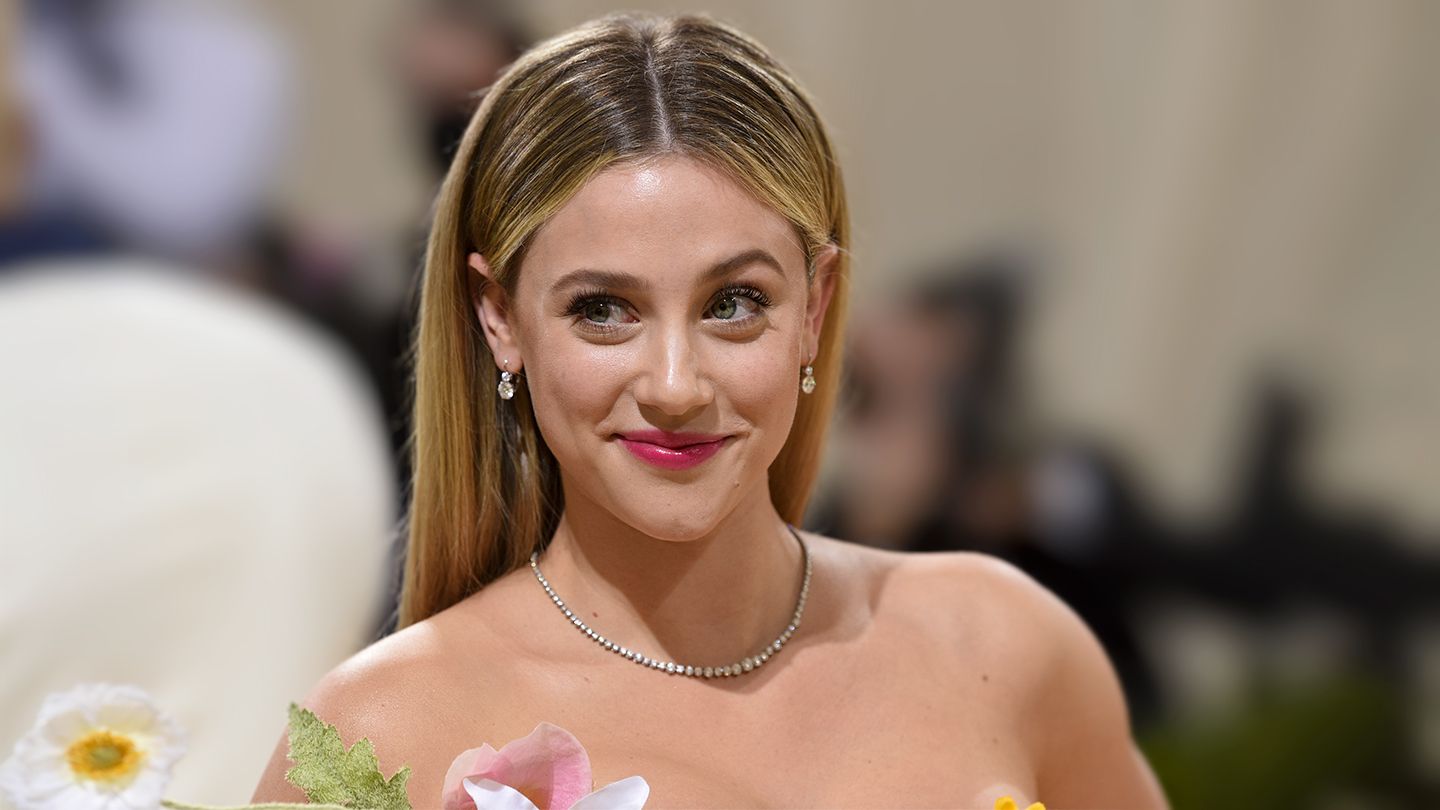 Lili Reinhart New Actress 2021 Wallpapers