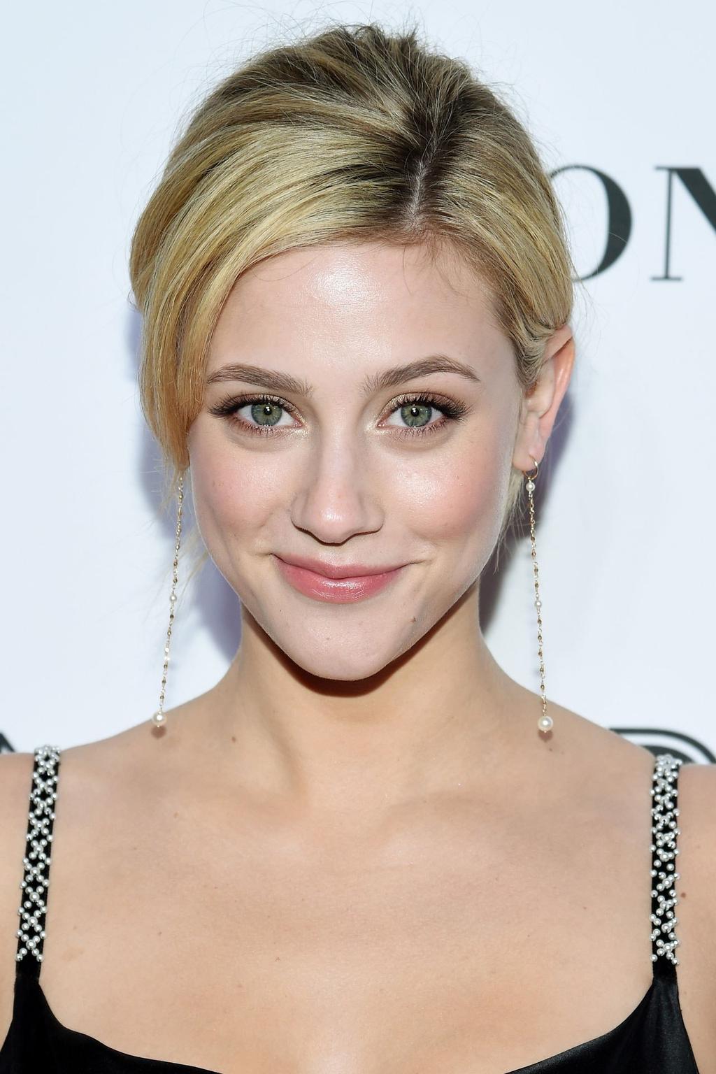 Lili Reinhart New Actress 2021 Wallpapers