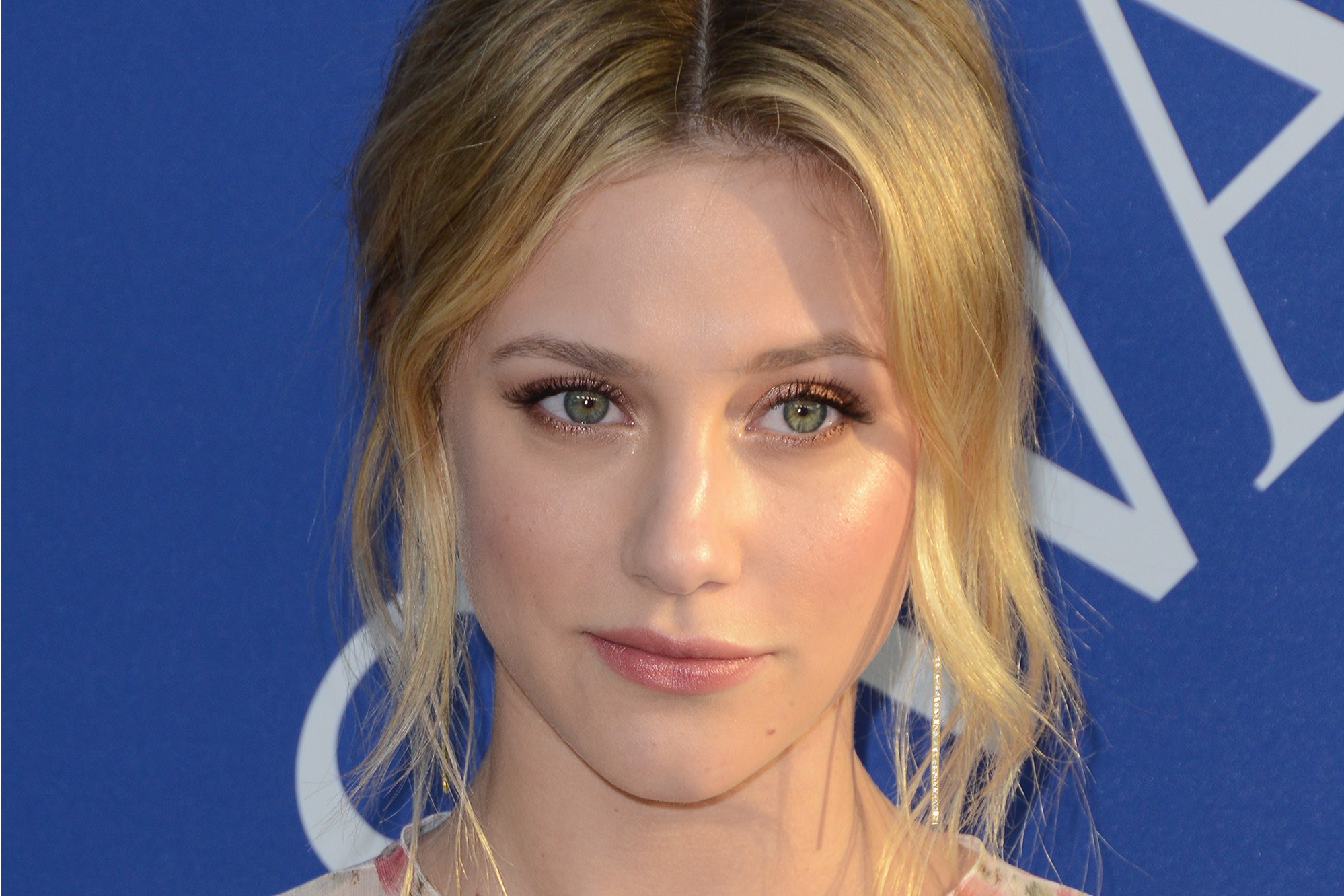 Lili Reinhart New Actress 2021 Wallpapers