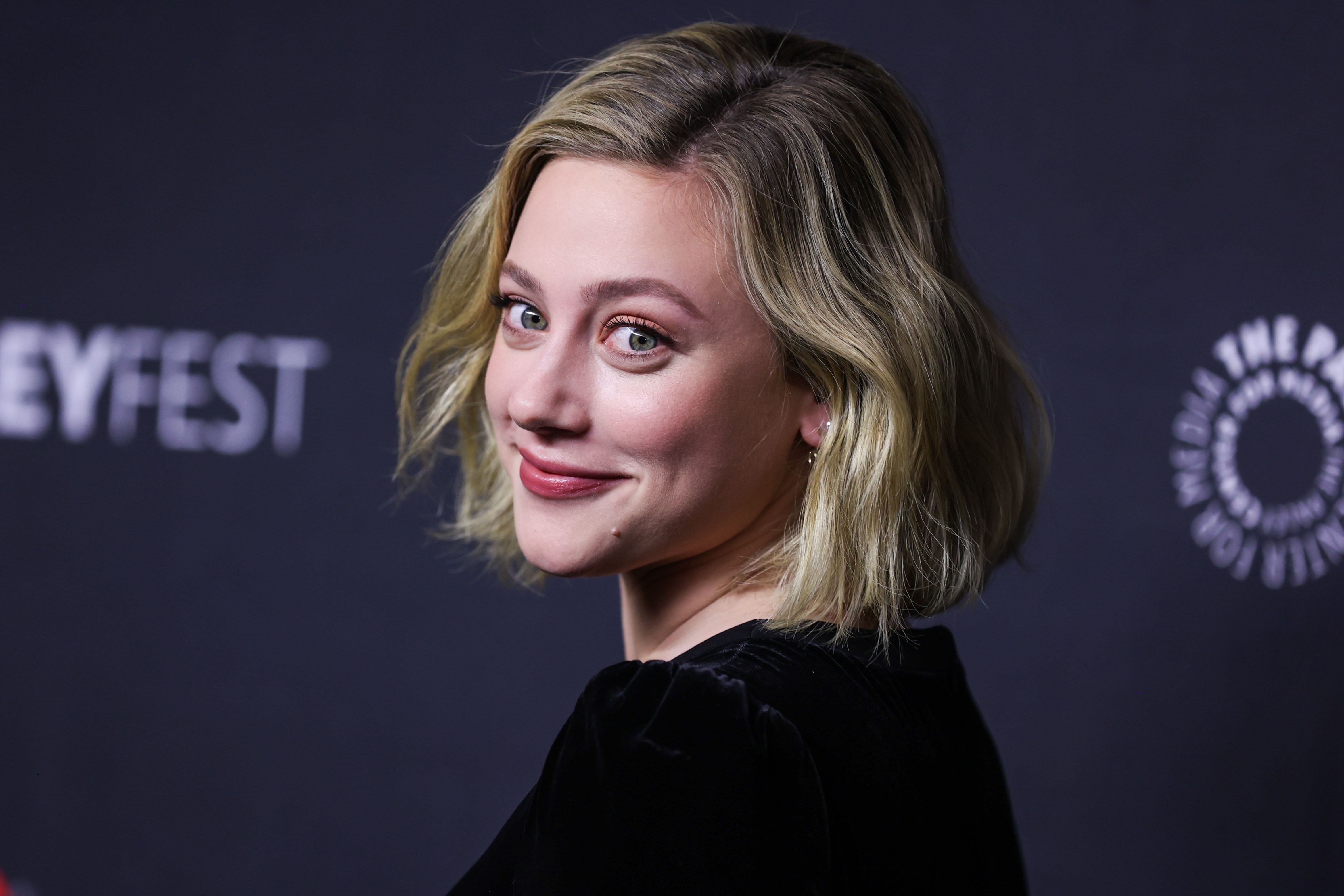 Lili Reinhart New Actress 2021 Wallpapers