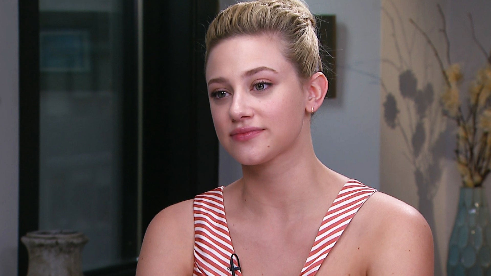 Lili Reinhart New Actress 2021 Wallpapers