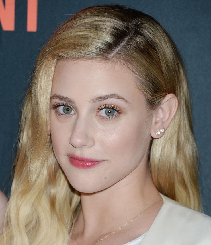 Lili Reinhart New Actress 2021 Wallpapers