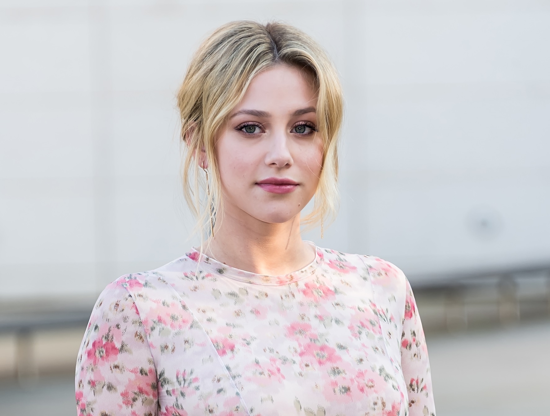 Lili Reinhart The Breakup Collection Wallpapers
