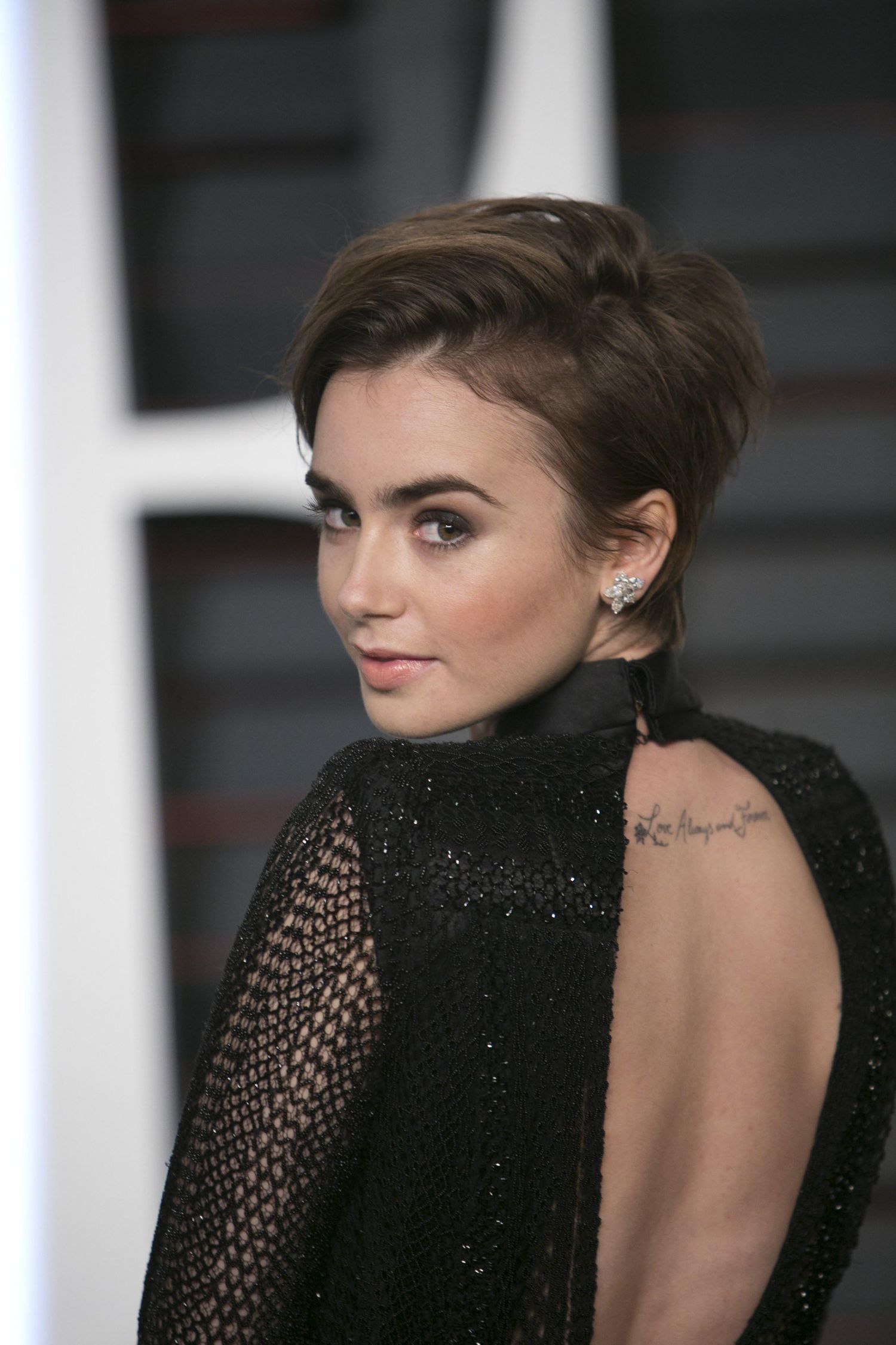 Lily Collins Short Hair Wallpapers