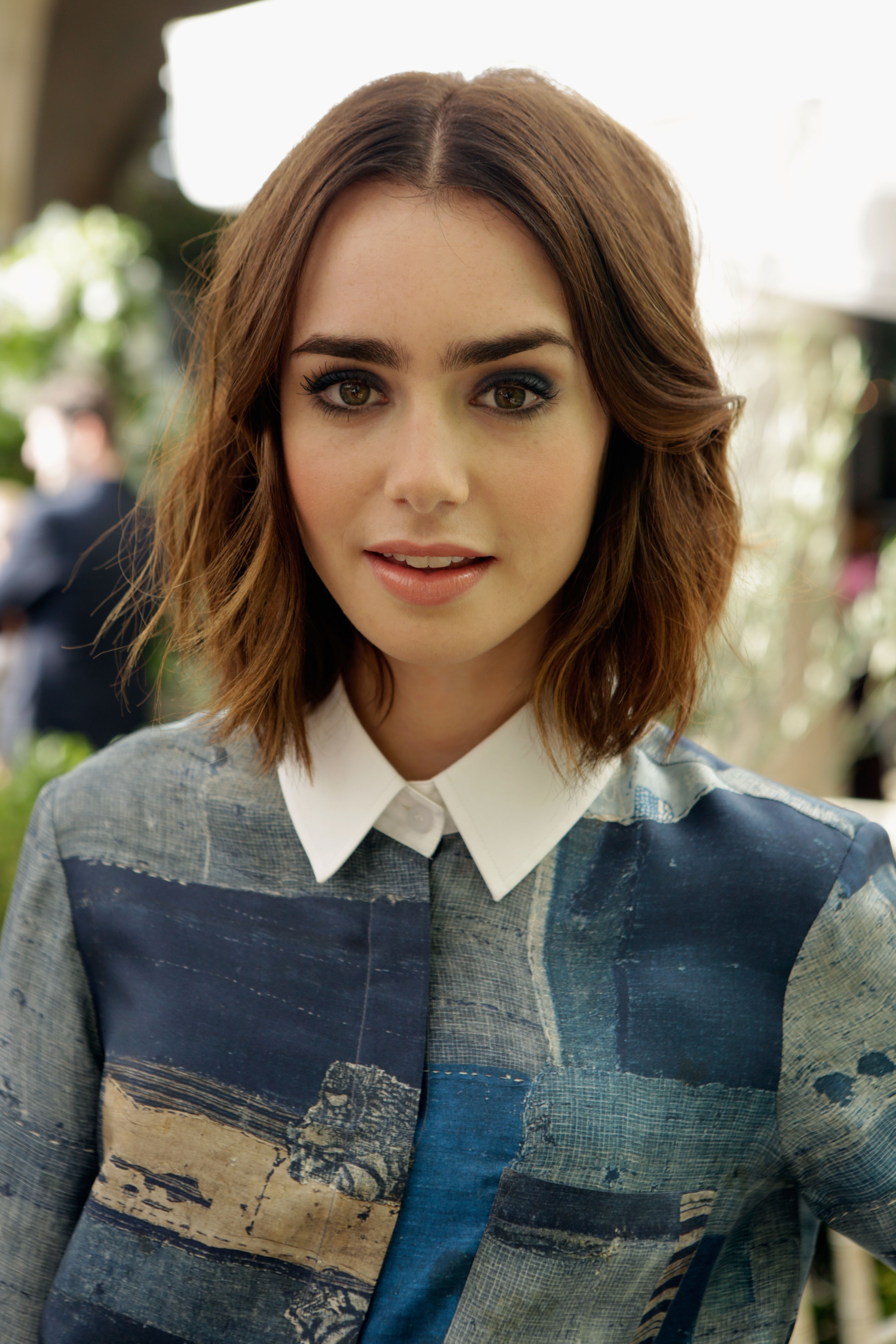 Lily Collins Short Hair Wallpapers