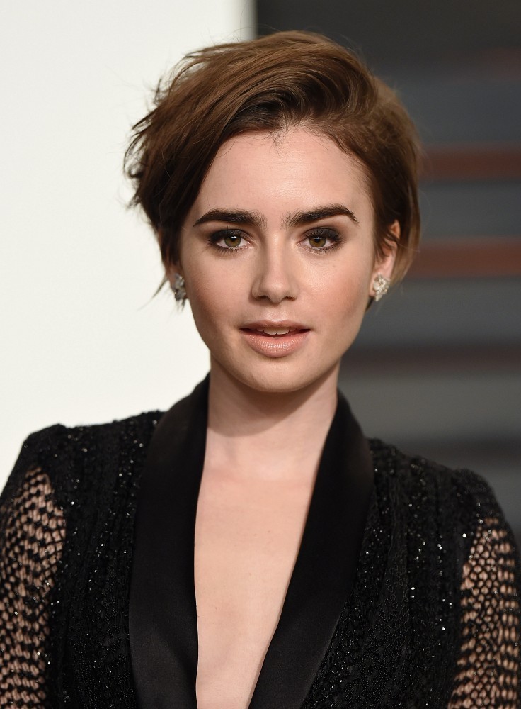 Lily Collins Short Hair Wallpapers