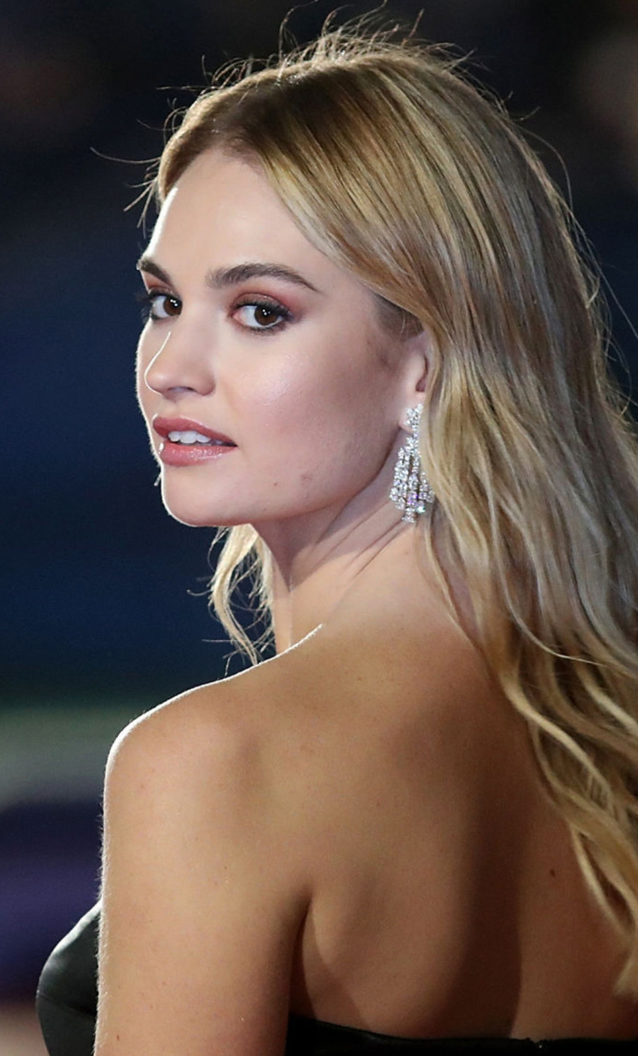 Lily James Hot Wallpapers