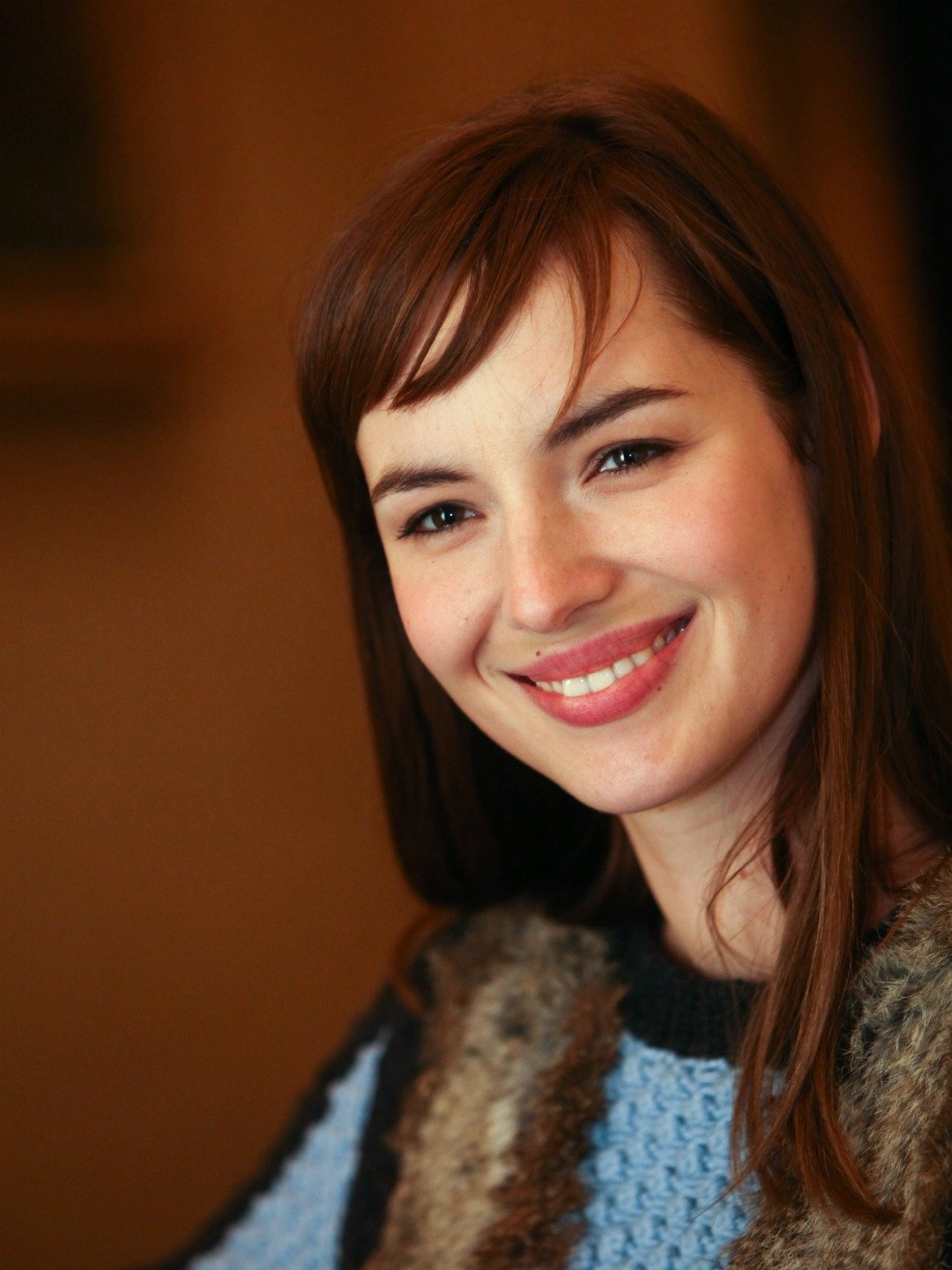 Louise Bourgoin Wallpapers